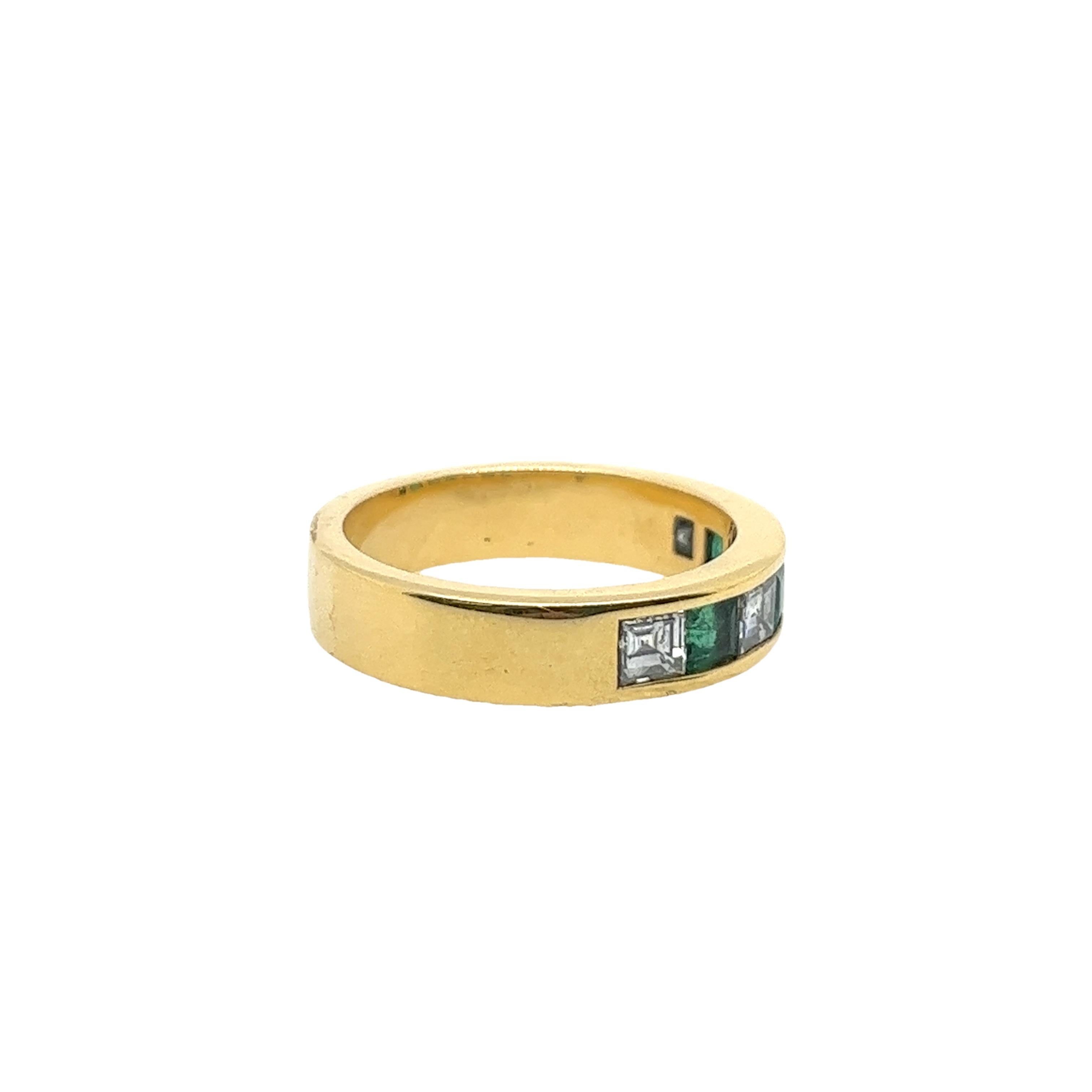 Women's 18ct Yellow Gold Emerald& Diamond 7 Stone Ring, 0.67ct & 0.52ct Emerald For Sale