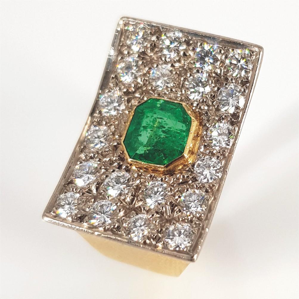 18CT Yellow Gold Emerald & Diamond Ring 2