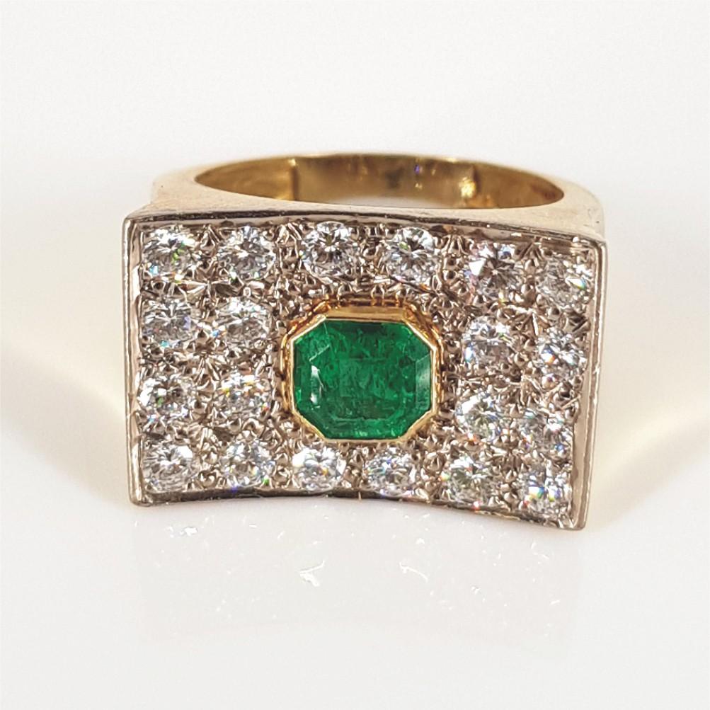 Anillo de oro amarillo de 18 quilates con esmeralda y diamantes 6
