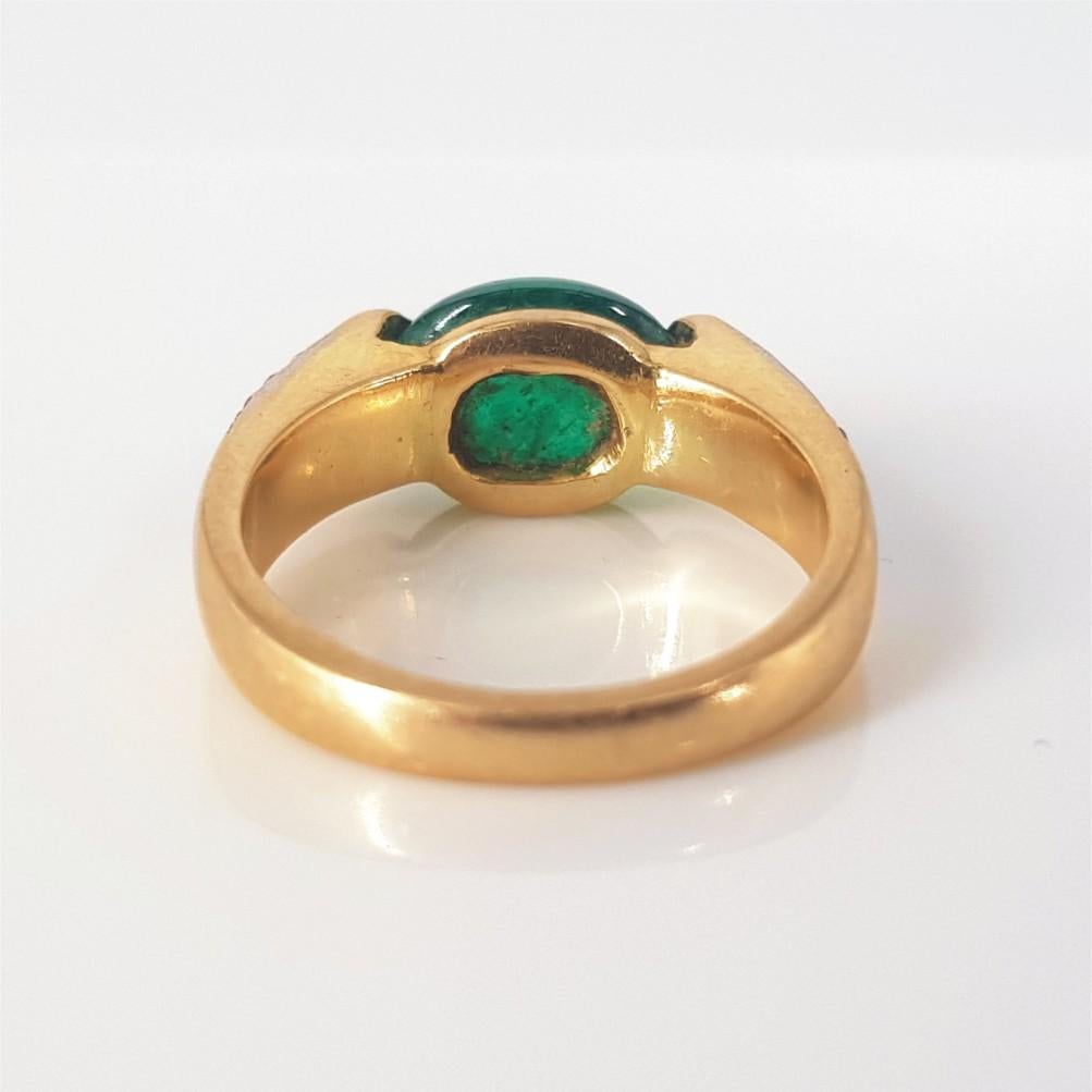 18ct Yellow Gold Emerald & Diamond Ring, Pendant & Earrings Set In Excellent Condition For Sale In Cape Town, ZA