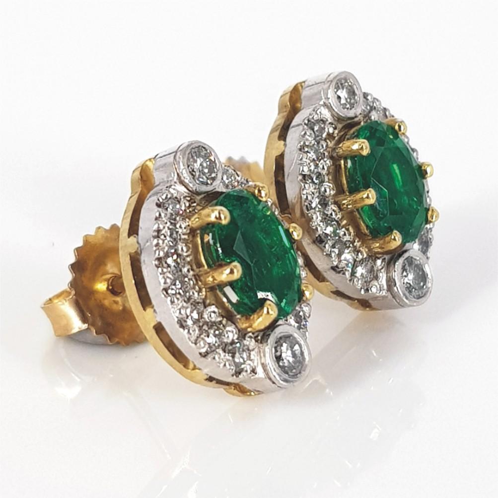 18ct Yellow Gold Emerald & Diamond Studs  In Excellent Condition For Sale In Cape Town, ZA