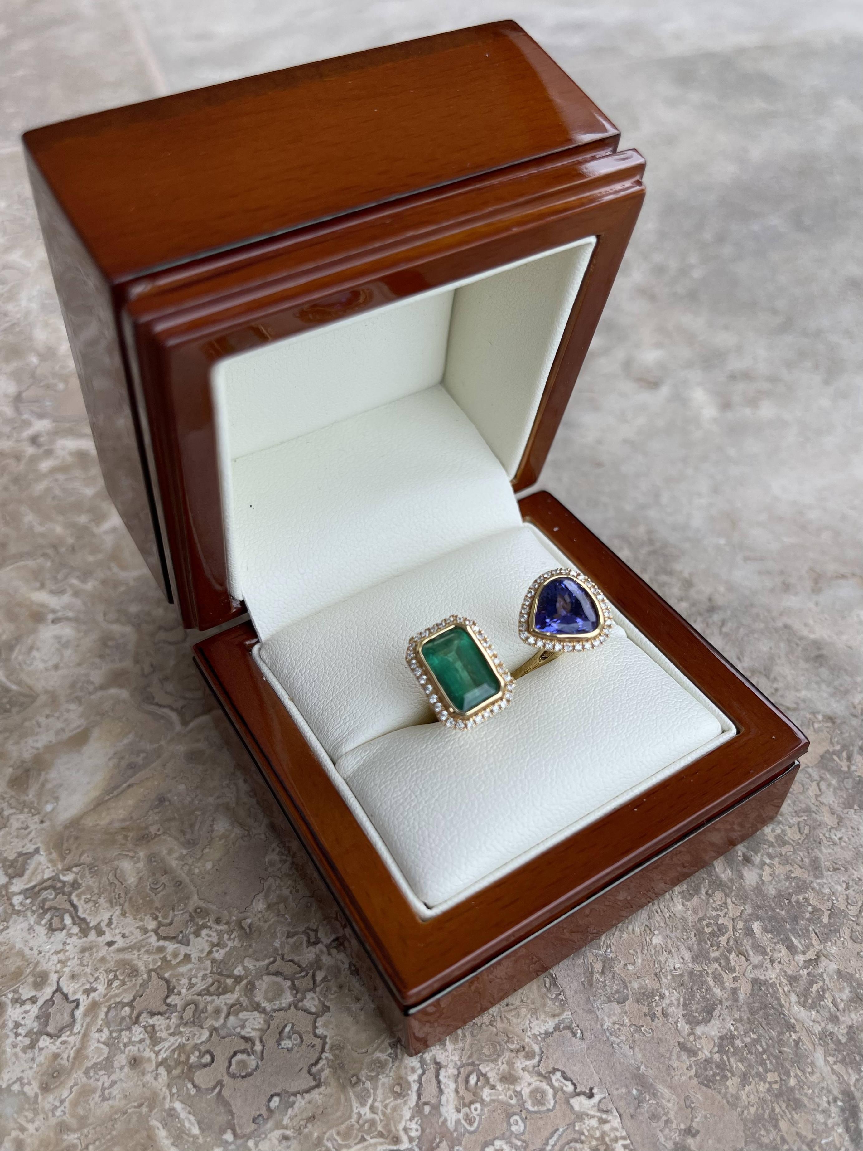 18CT Yellow Gold Emerald, Tanzanite and Diamond Open Face Ring In New Condition For Sale In Sydney, NSW