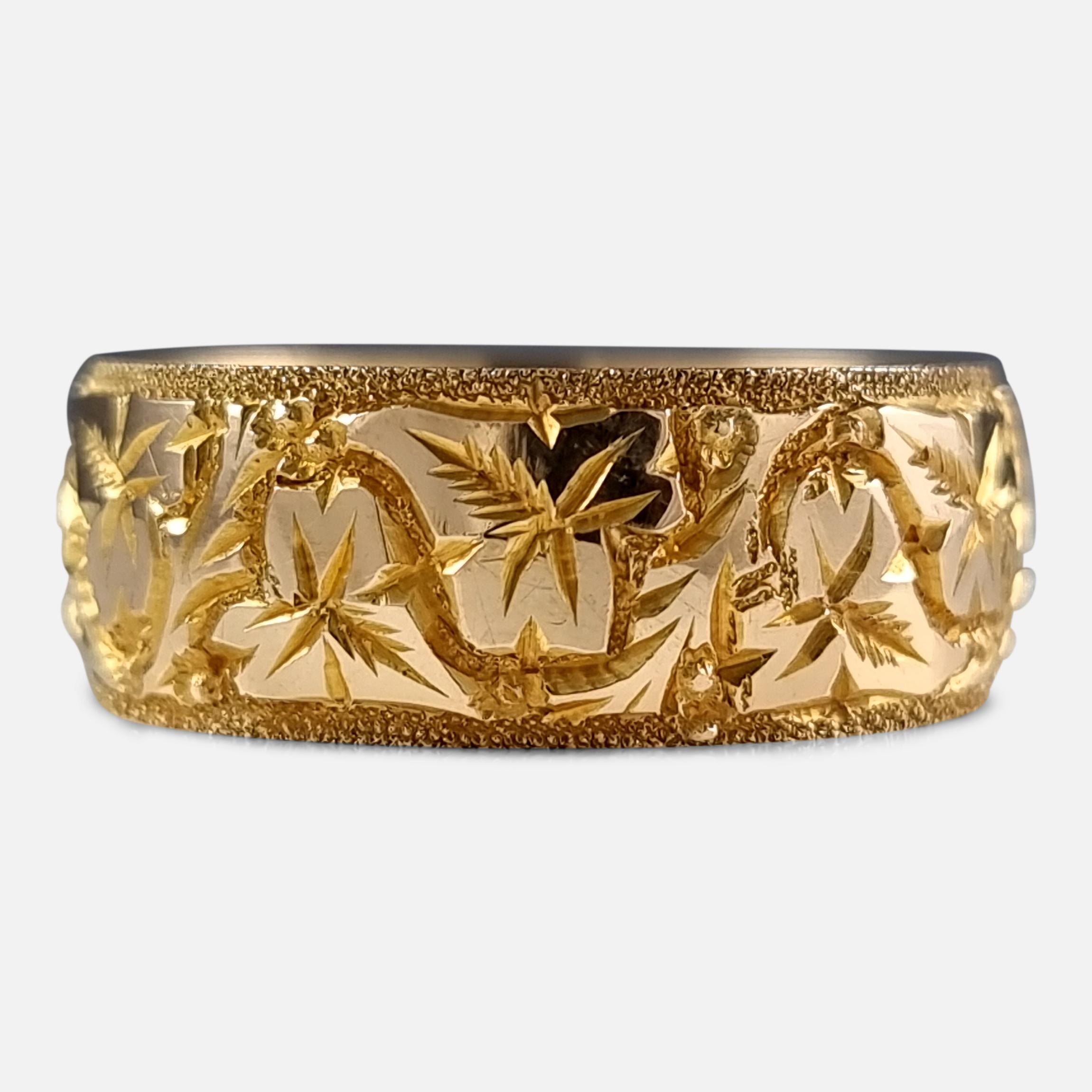 18ct Yellow Gold Foliate Engraved Keeper Ring, 1920 In Good Condition In Glasgow, GB