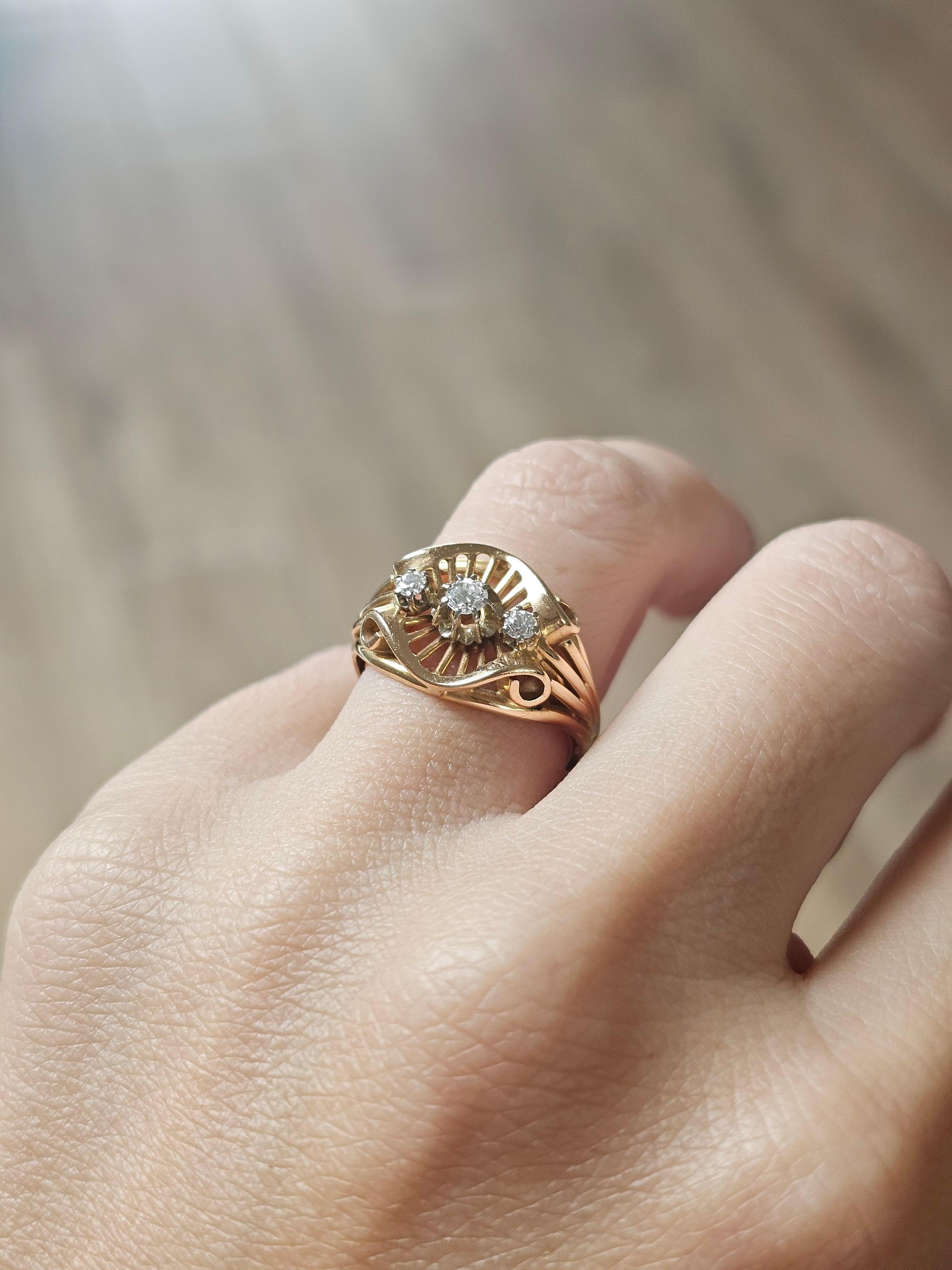 18ct Yellow Gold French Diamond Retro Ring For Sale 2