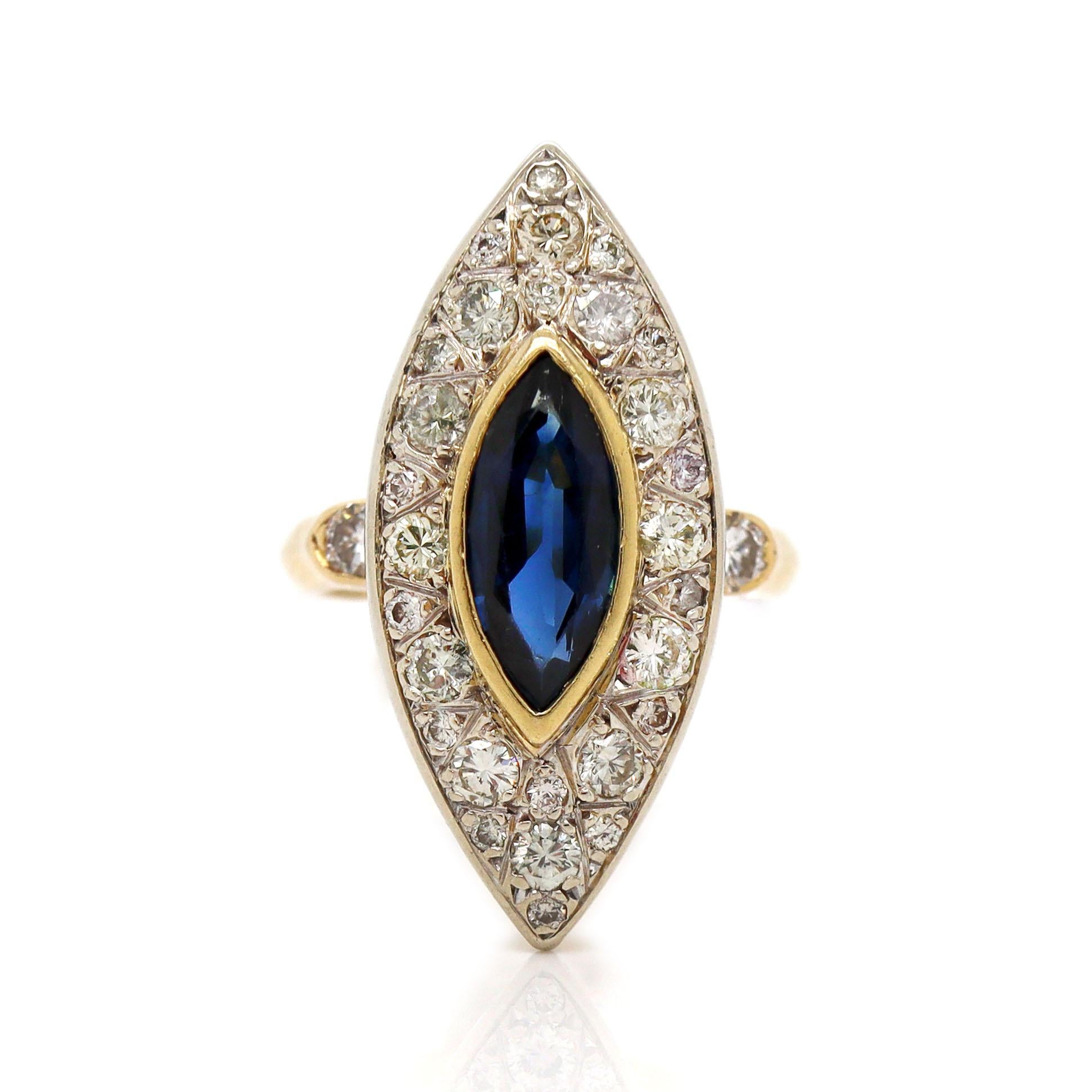 Bague Art Déco en or jaune 18CT, saphir français et diamant

Cette bague française vintage en or jaune 18ct est ornée d'un saphir de forme marquise en son centre, exhalant des teintes bleues riches et profondes. Le saphir est entouré d'un halo de