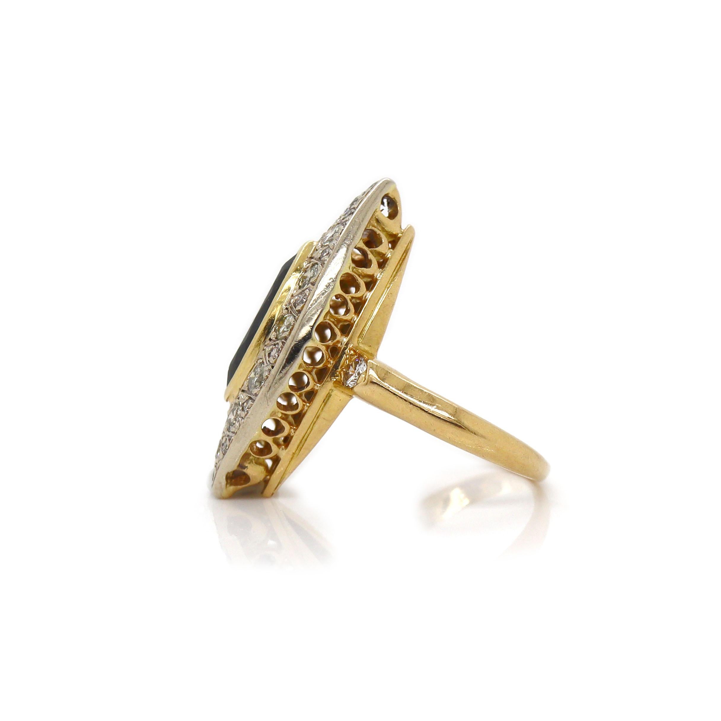 Taille Marquise Bague Art Déco en or jaune 18CT saphir français et diamant en vente