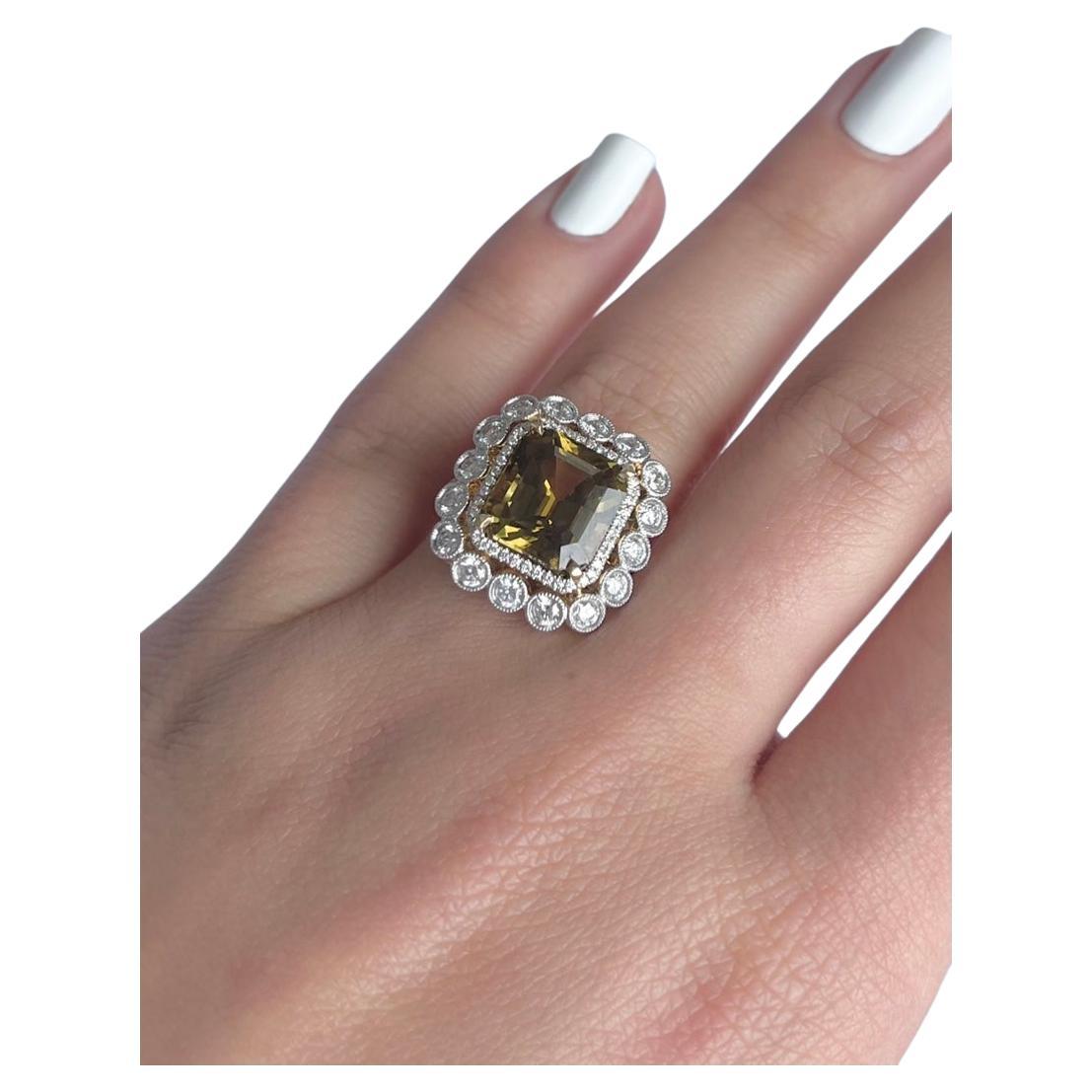 Emerald Cut GIA CERTIFIED 18ct Yellow Gold 'Natural Alexandrite' and Diamond Ring For Sale
