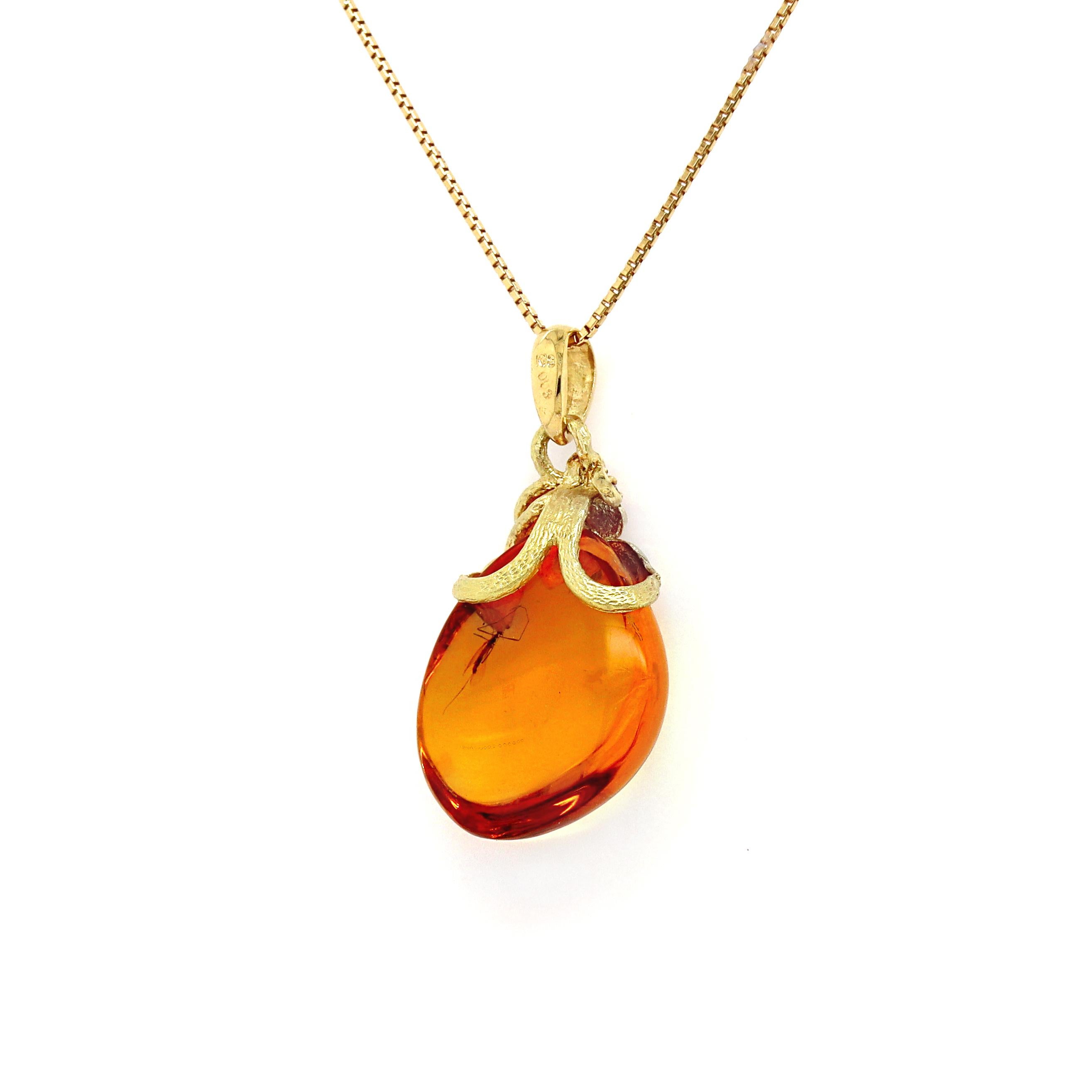 Women's or Men's 18CT Yellow Gold Insect In Amber And Diamond Pendant With Necklace For Sale