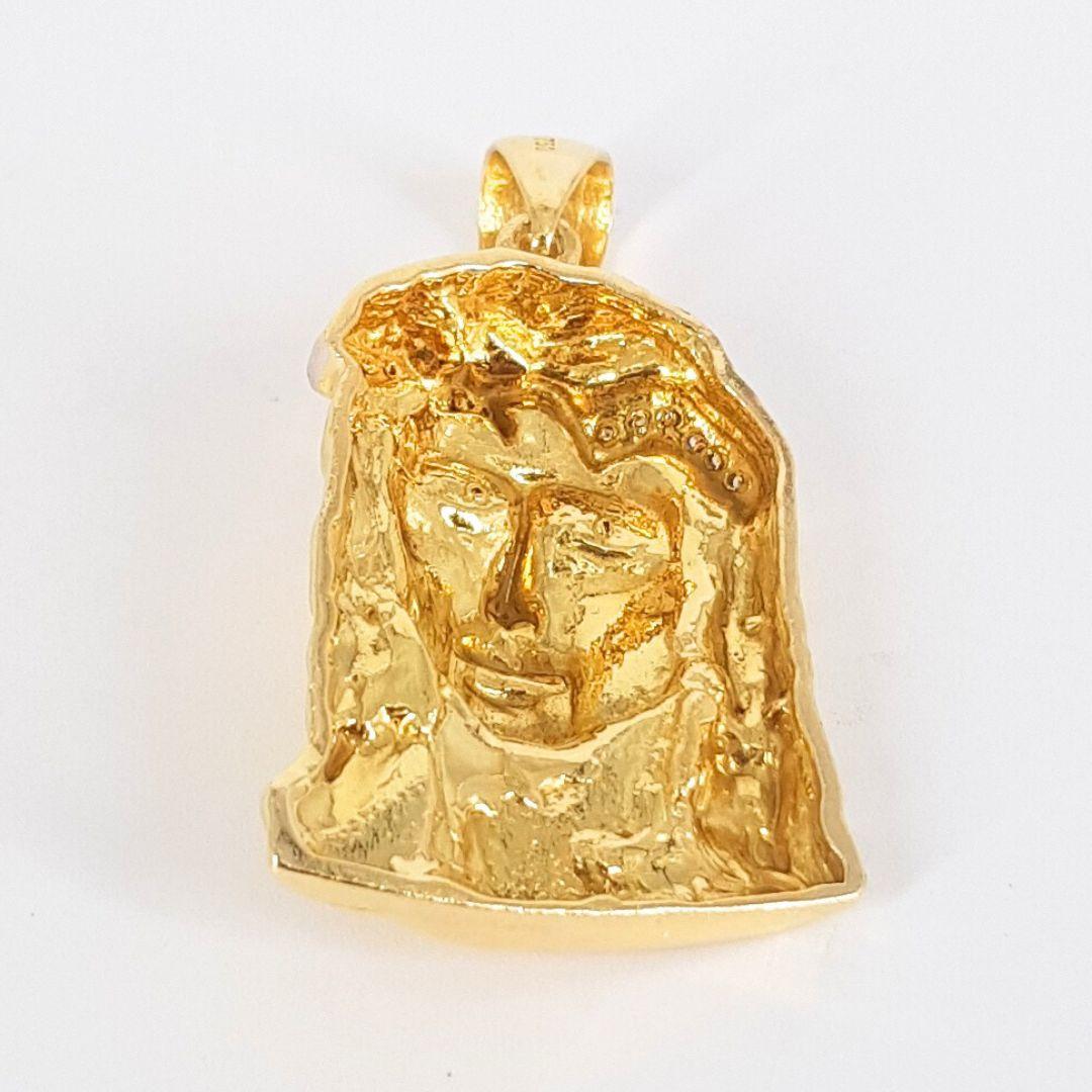 Women's or Men's 18ct Yellow Gold Jesus Pendant For Sale