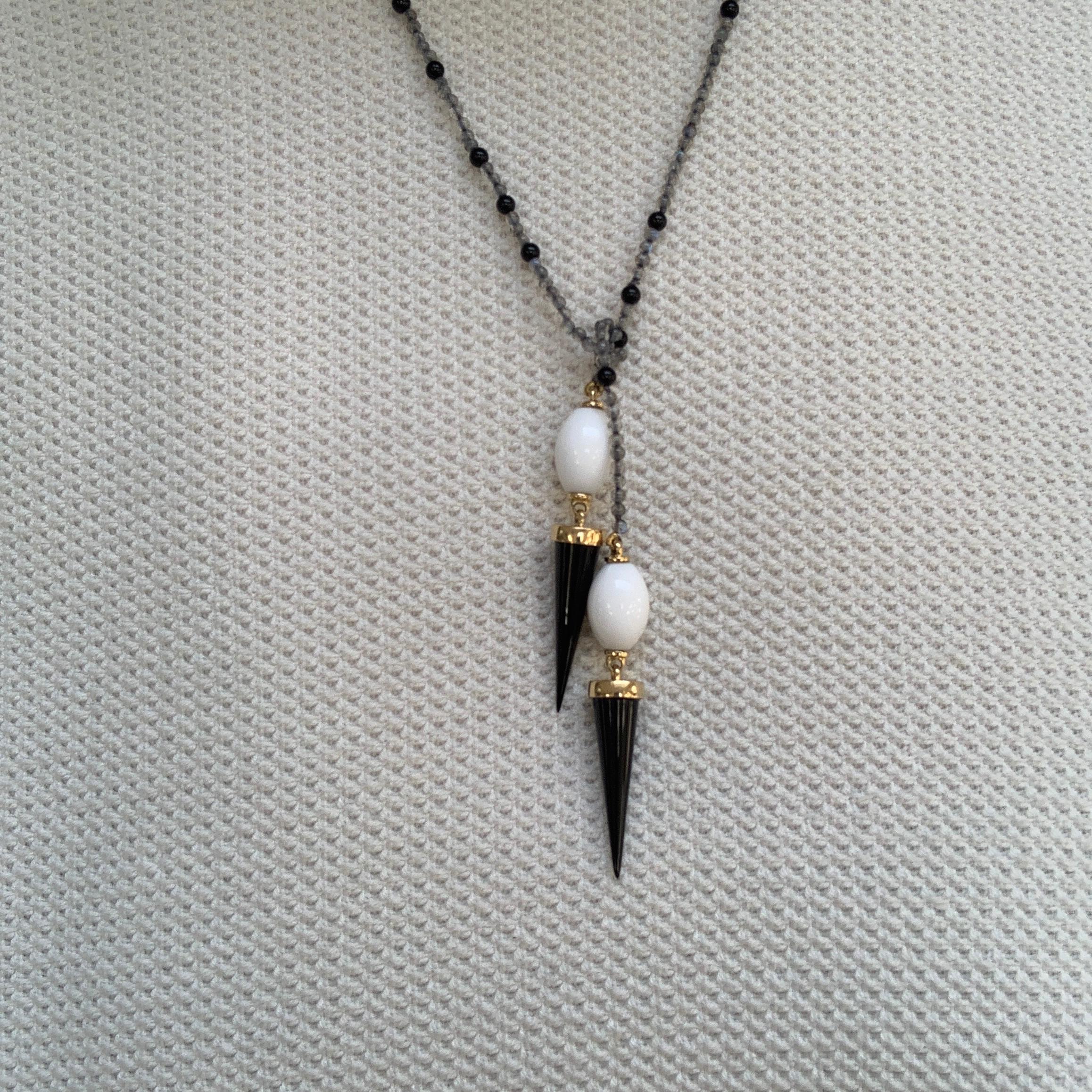 18ct Yellow Gold, Labradorite, Onyx and White Agate Beaded Lariat Necklace For Sale 3