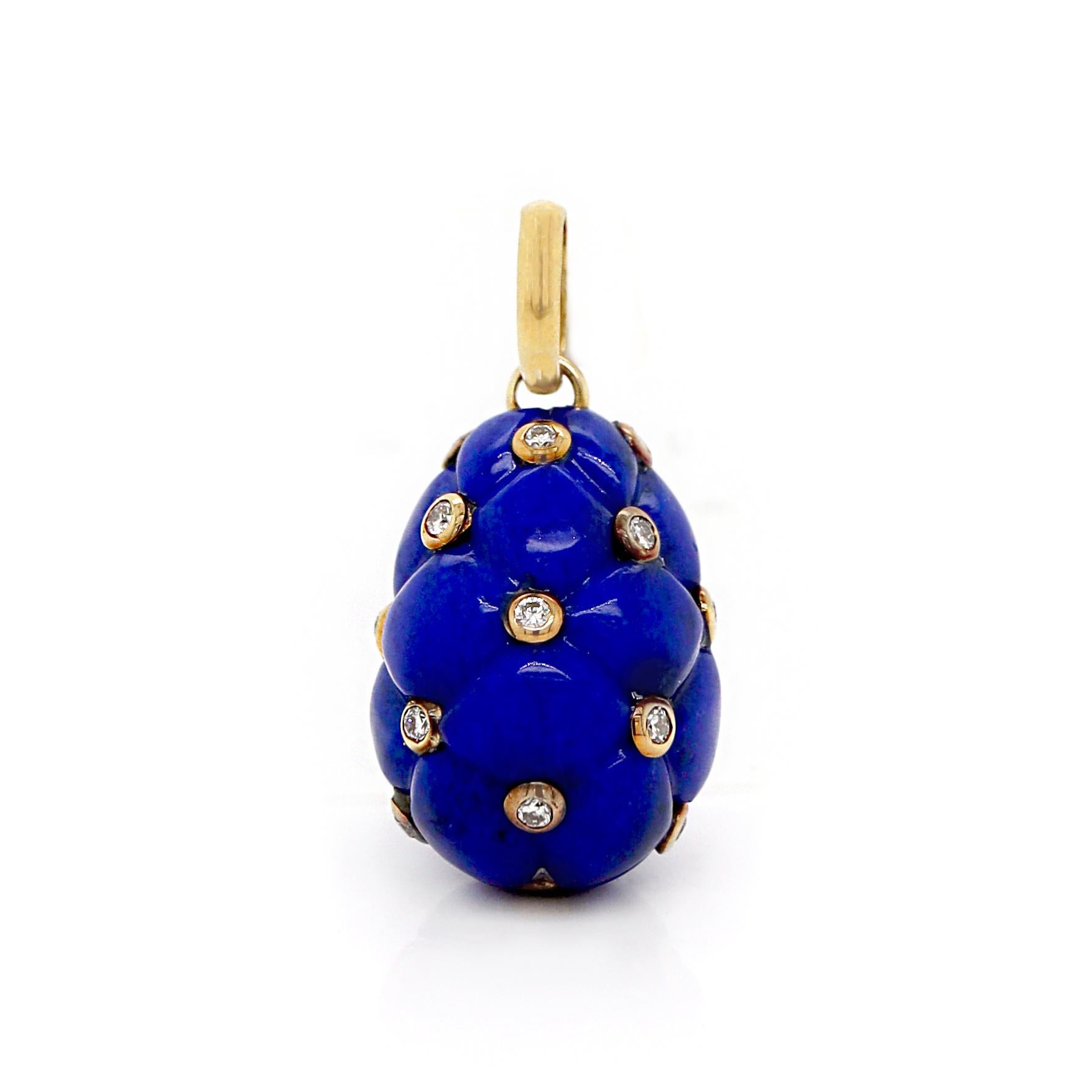Pendentif Œuf en or jaune 18ct Lapis Lazuli et diamant en vente 1