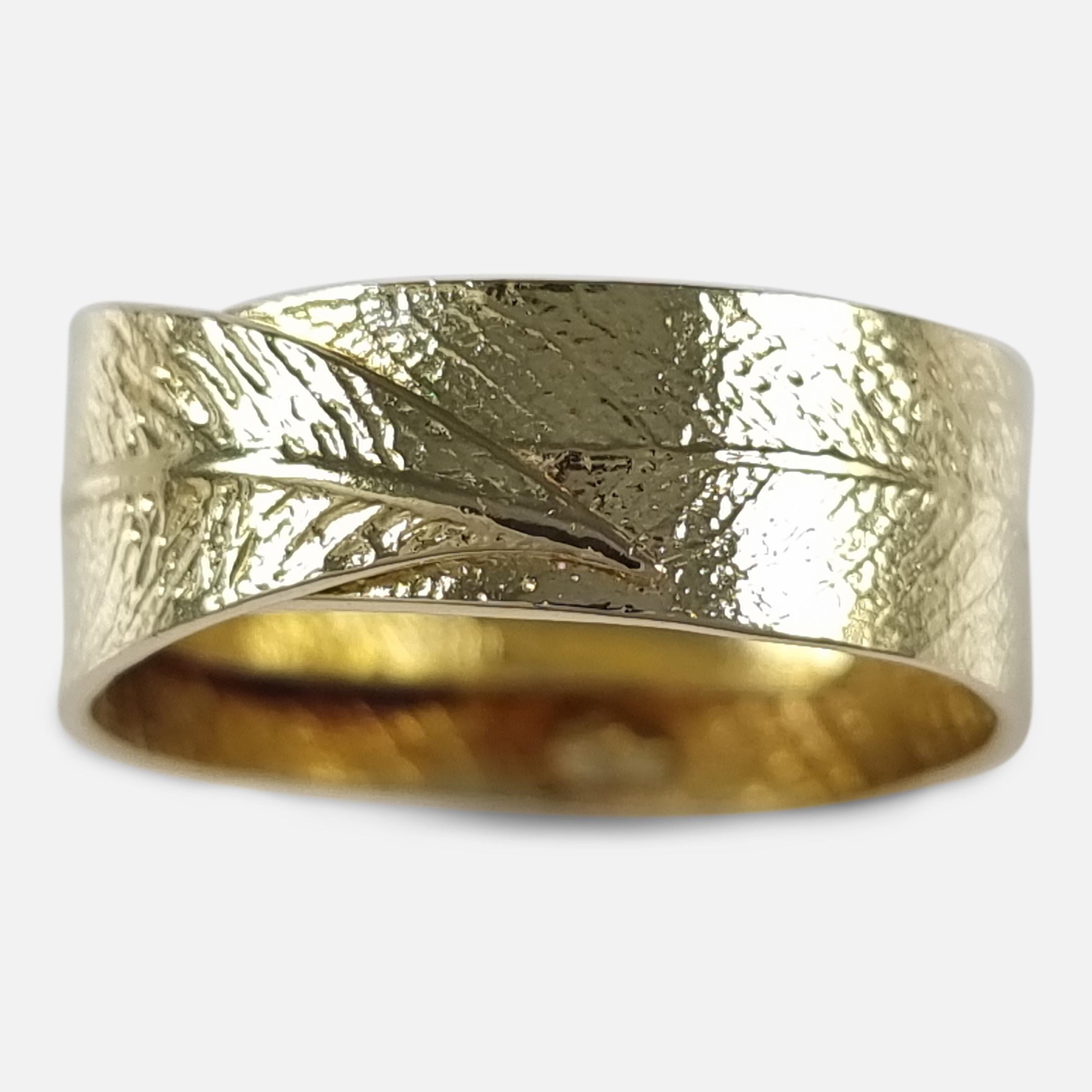 Modern 18ct Yellow Gold Leaf Ring by H.Stern For Sale