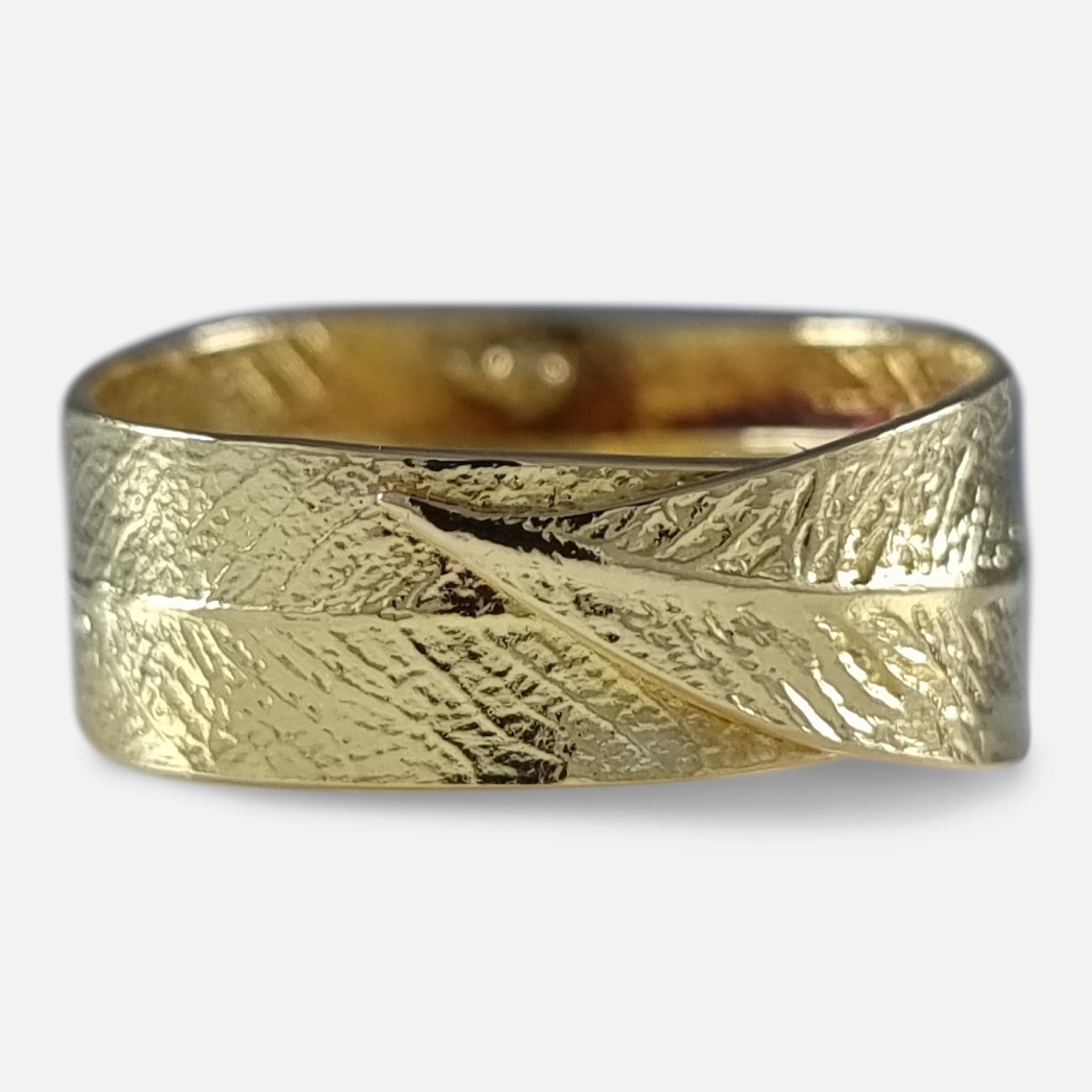 18ct Yellow Gold Leaf Ring by H.Stern In Good Condition For Sale In Glasgow, GB