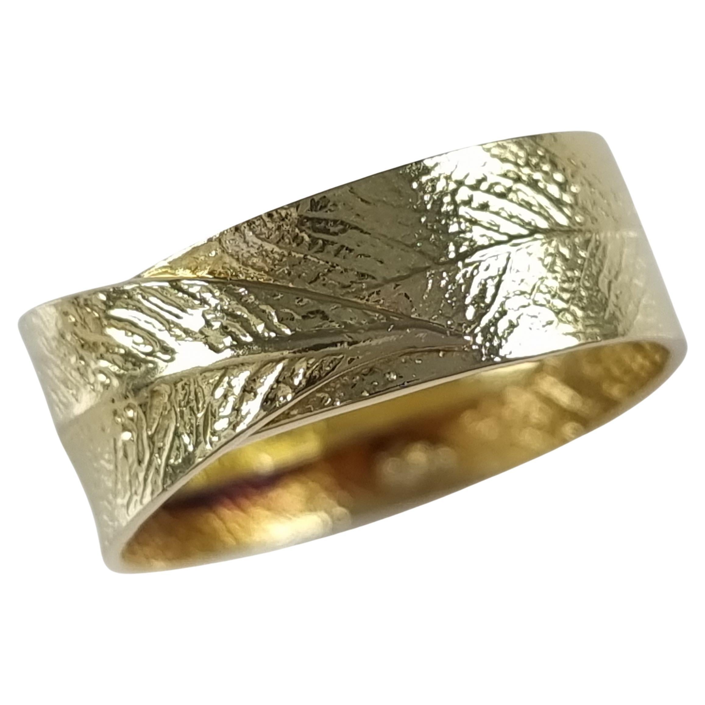 18ct Yellow Gold Leaf Ring by H.Stern For Sale