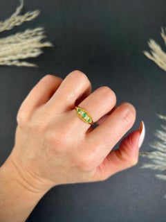 18ct Yellow Gold, London Hallmarked Edwardian 5 Stone Emerald & Diamond Ring