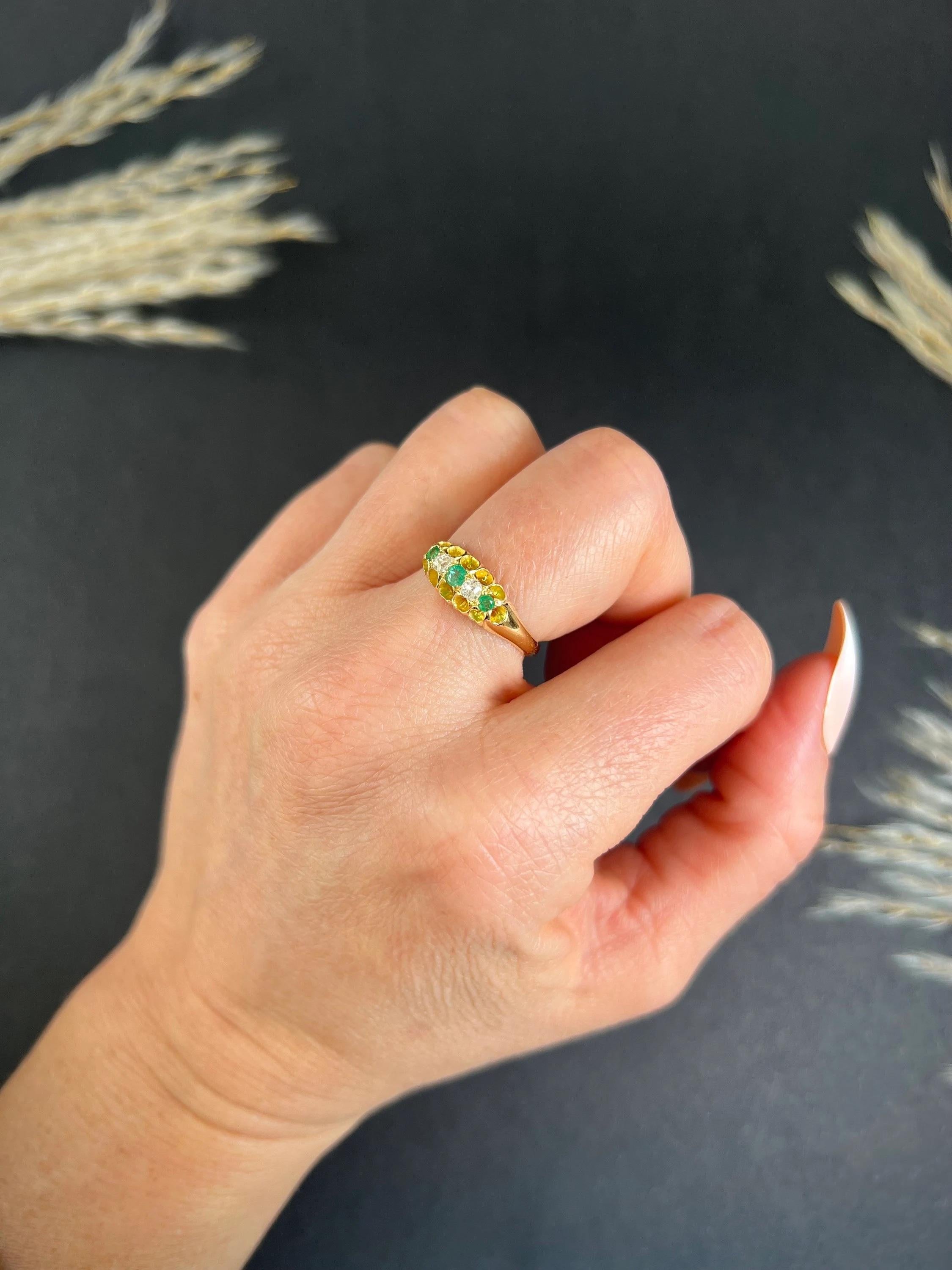 Old European Cut 18ct Yellow Gold, London Hallmarked Edwardian 5 Stone Emerald & Diamond Ring For Sale