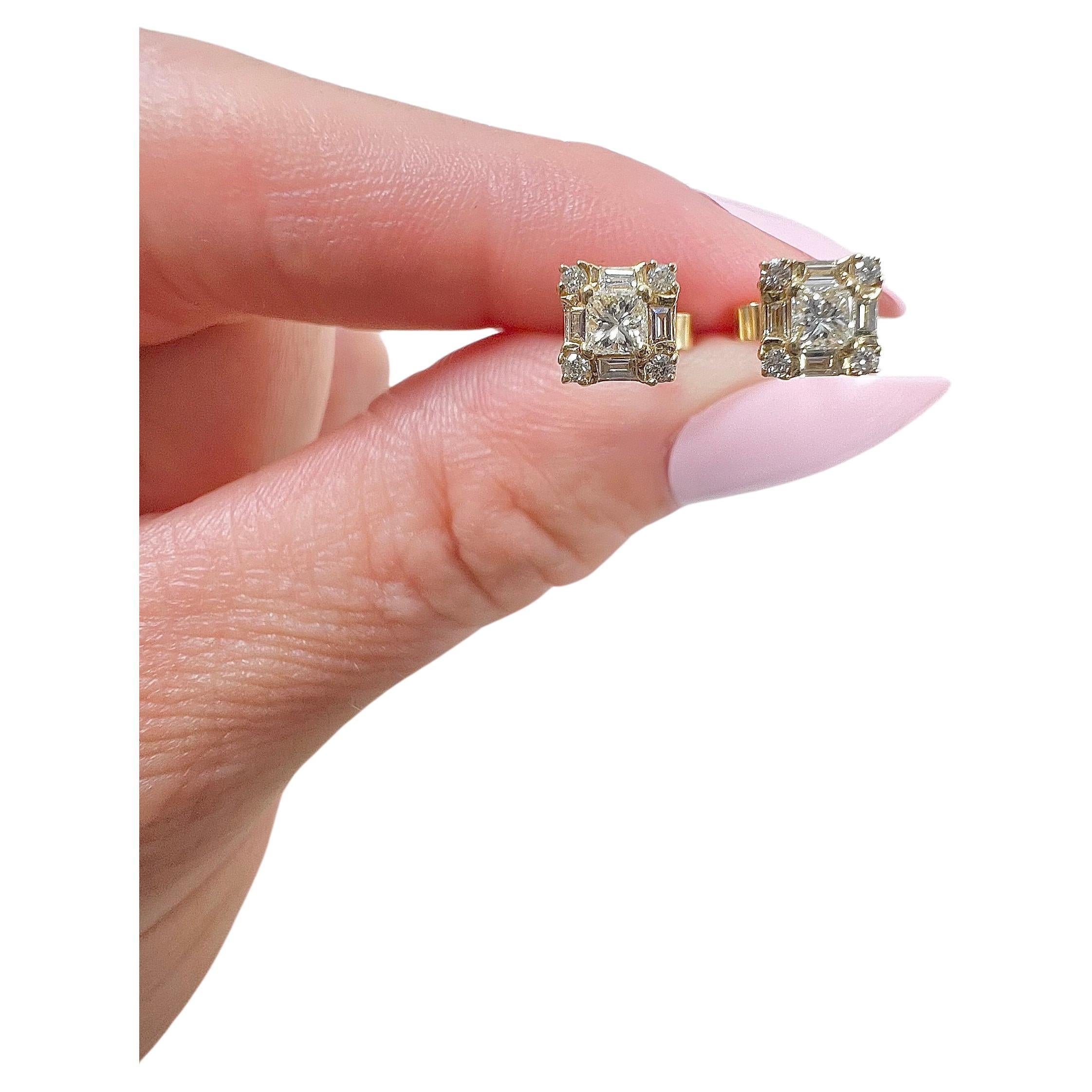 18ct Yellow Gold Modern Square Diamond Stud Earrings For Sale