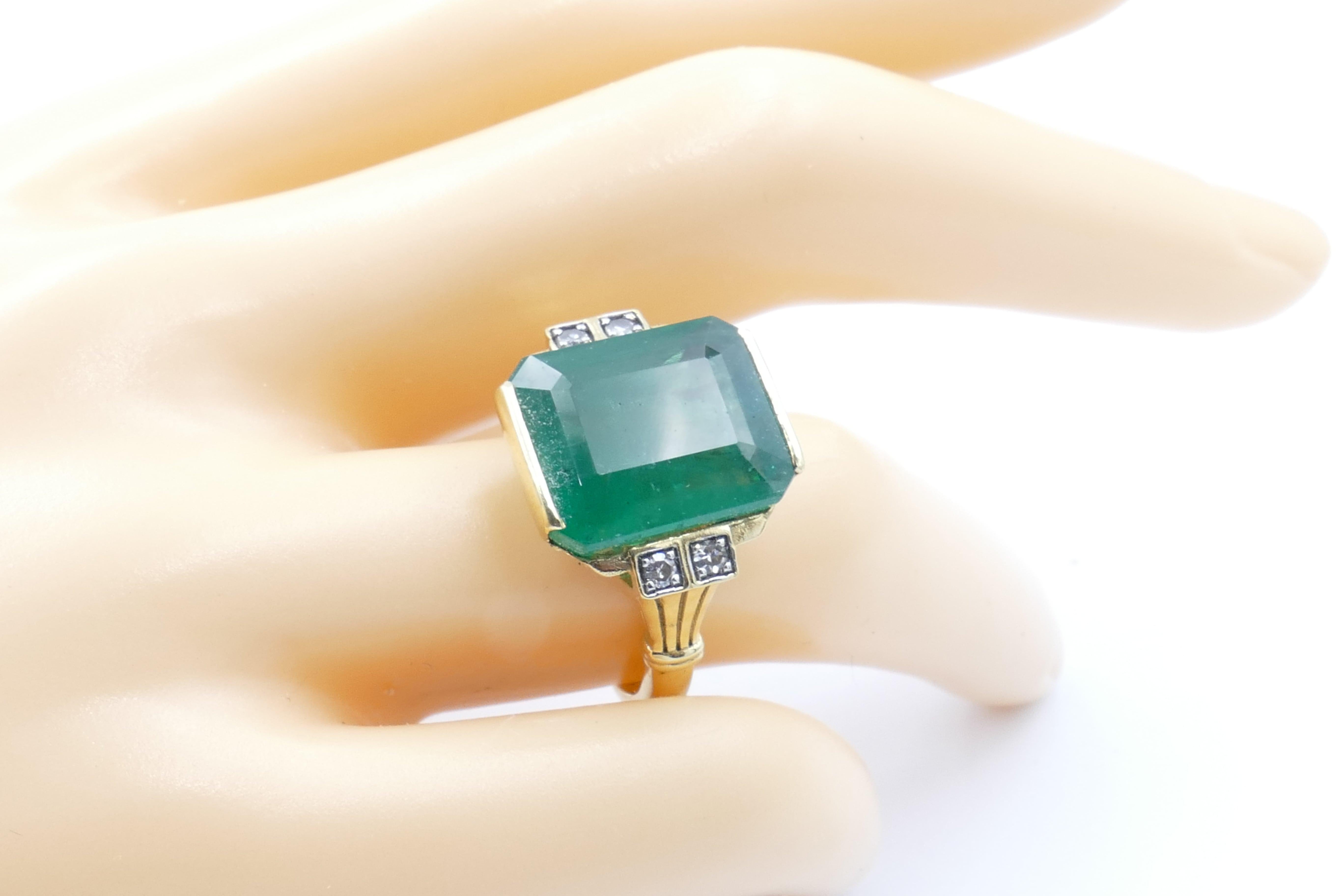 Modern 18ct Yellow Gold Natural Emerald & Diamond Ring For Sale