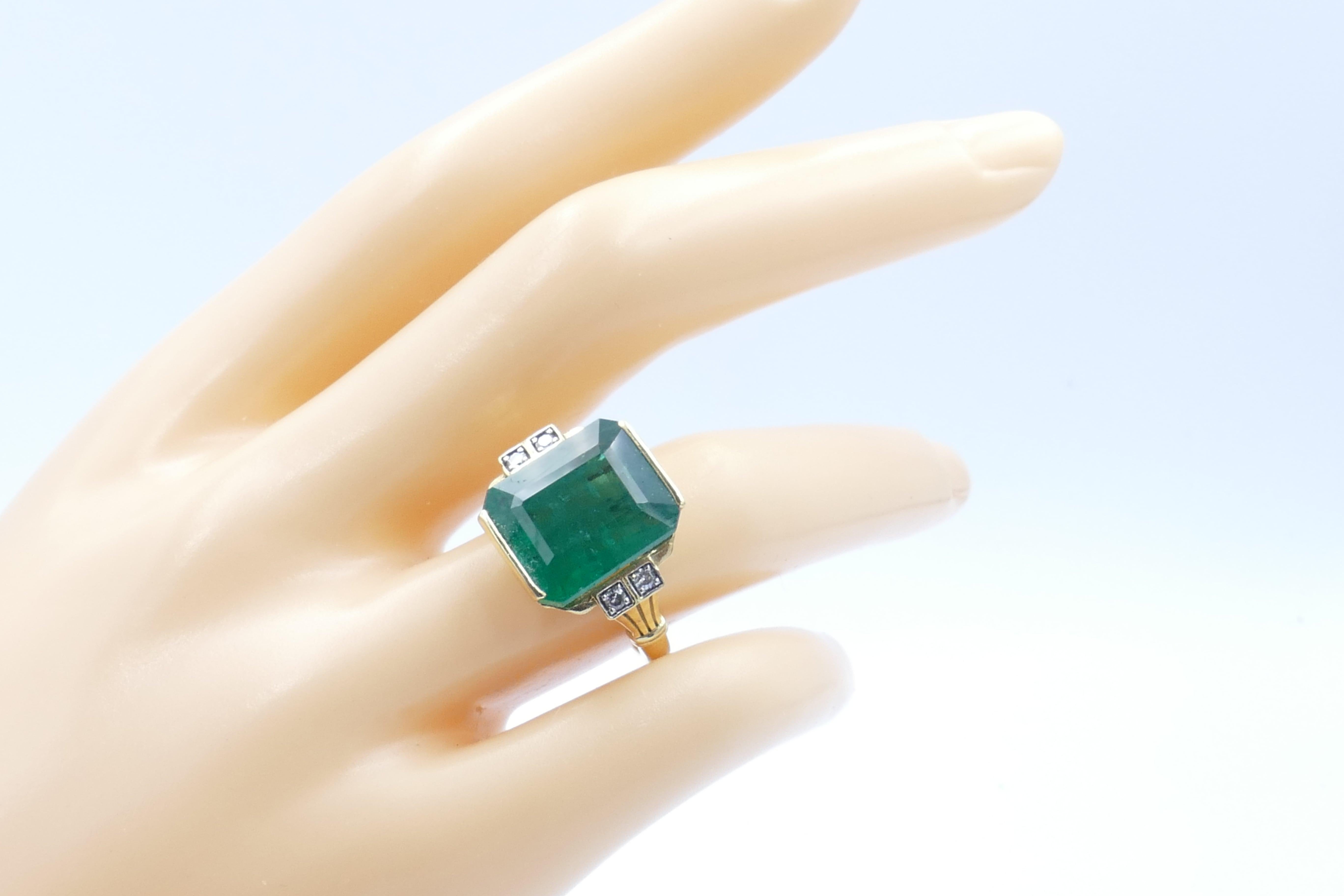 Emerald Cut 18ct Yellow Gold Natural Emerald & Diamond Ring For Sale