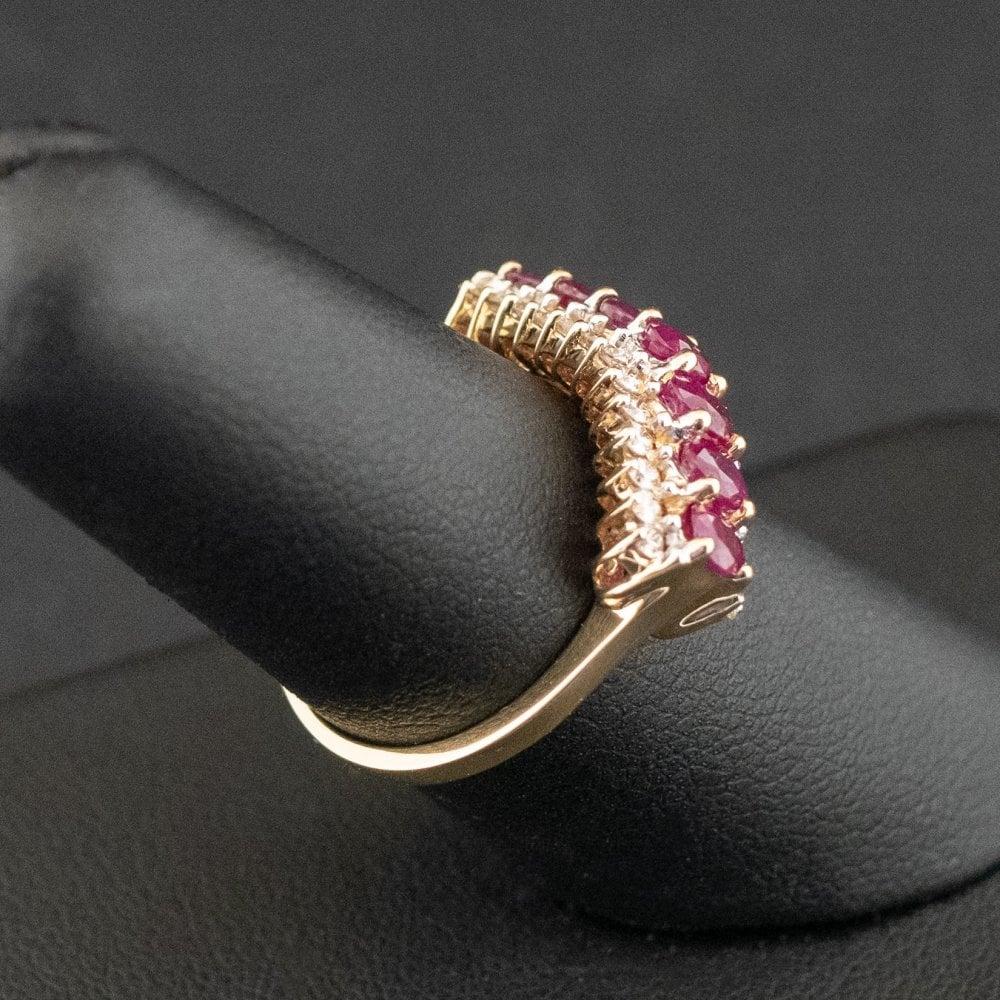 Round Cut 18 Carat Yellow Gold Natural Ruby and Diamond Ring Size O 5.5g For Sale