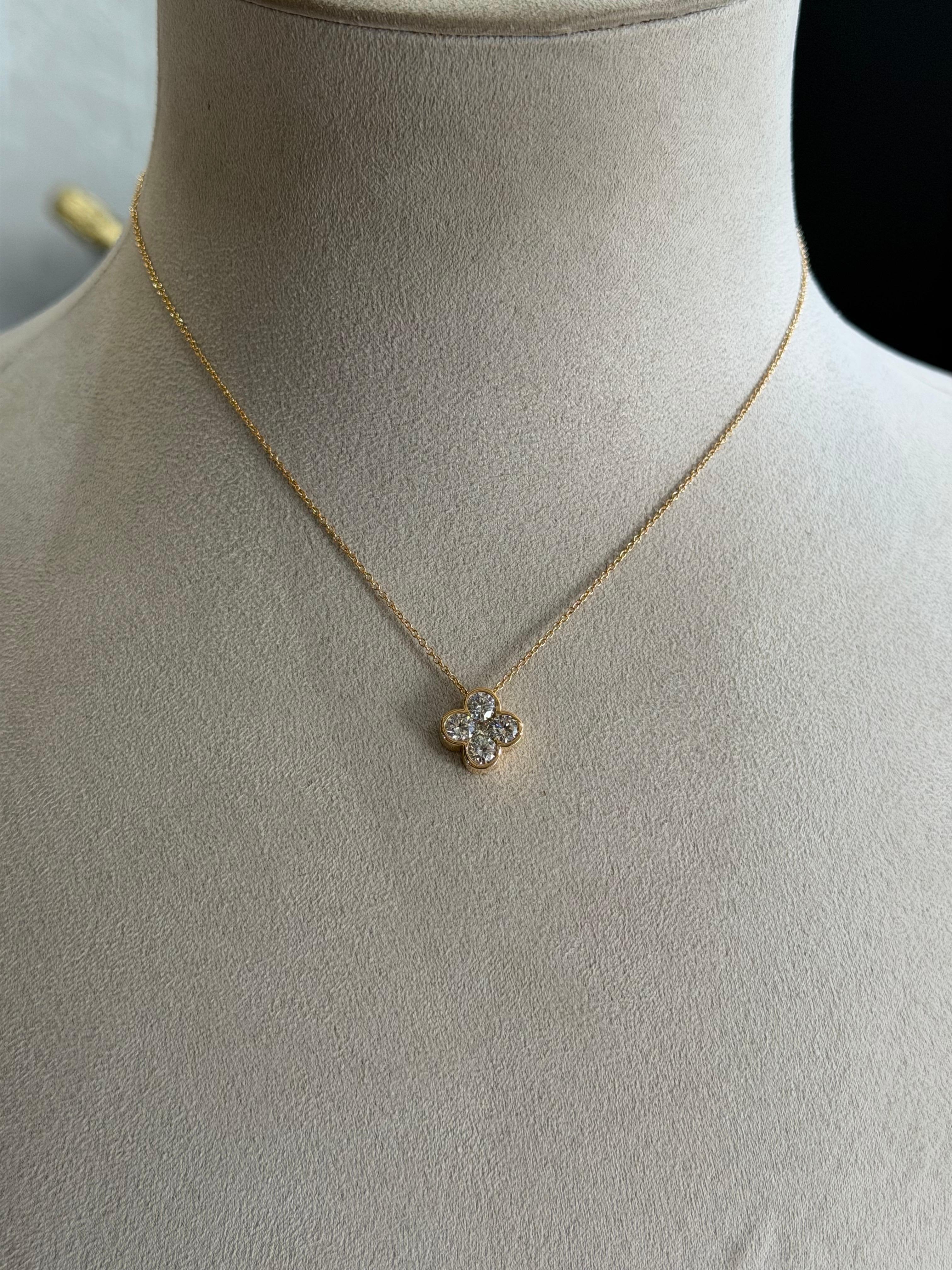 Pendentif fleur en or jaune 18ct diamant blanc naturel Pour femmes en vente