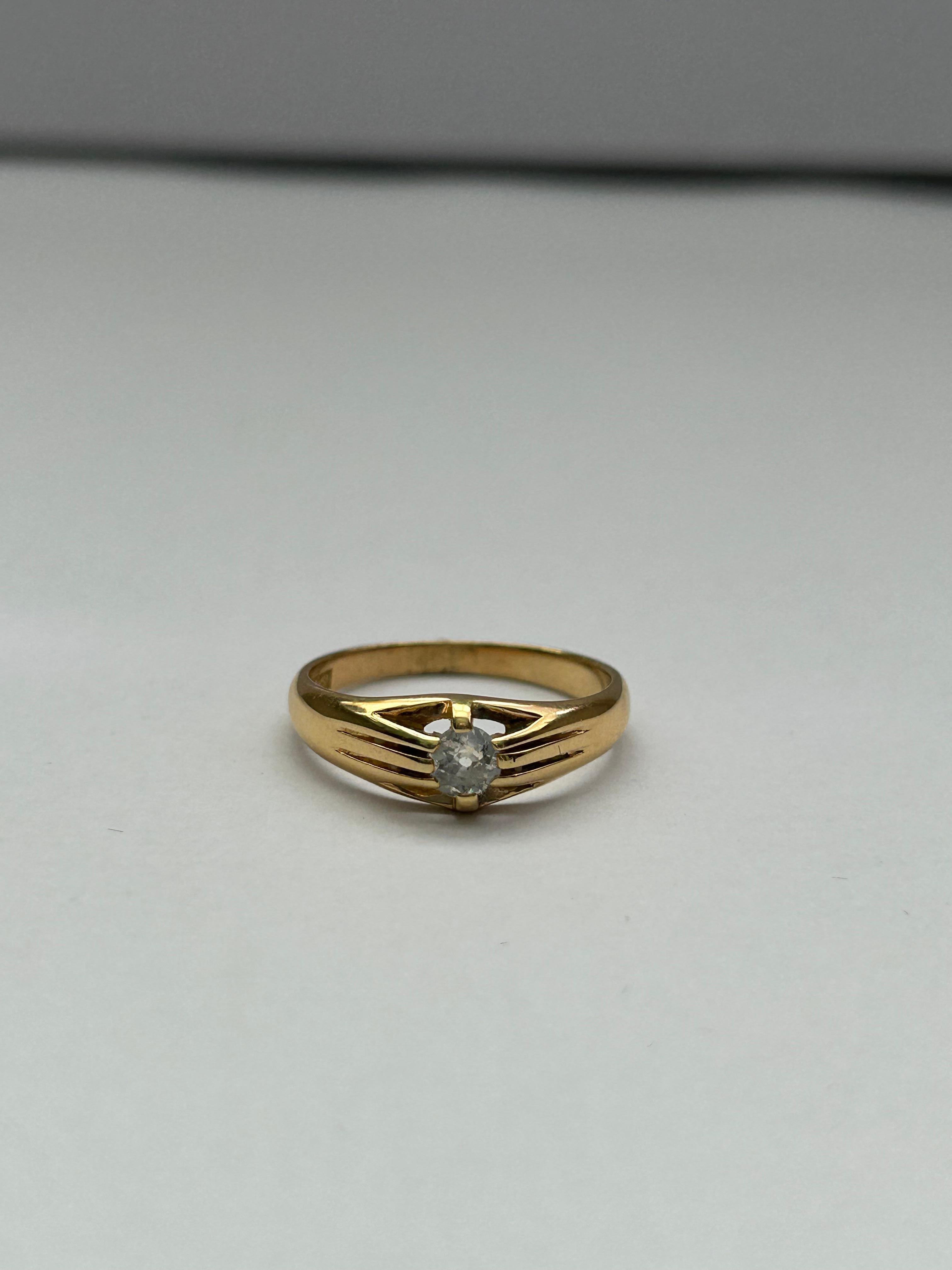 18ct Yellow Gold Old Cut Diamond Solitaire Ring. Est 025ct. In Excellent Condition For Sale In Canterbury, GB