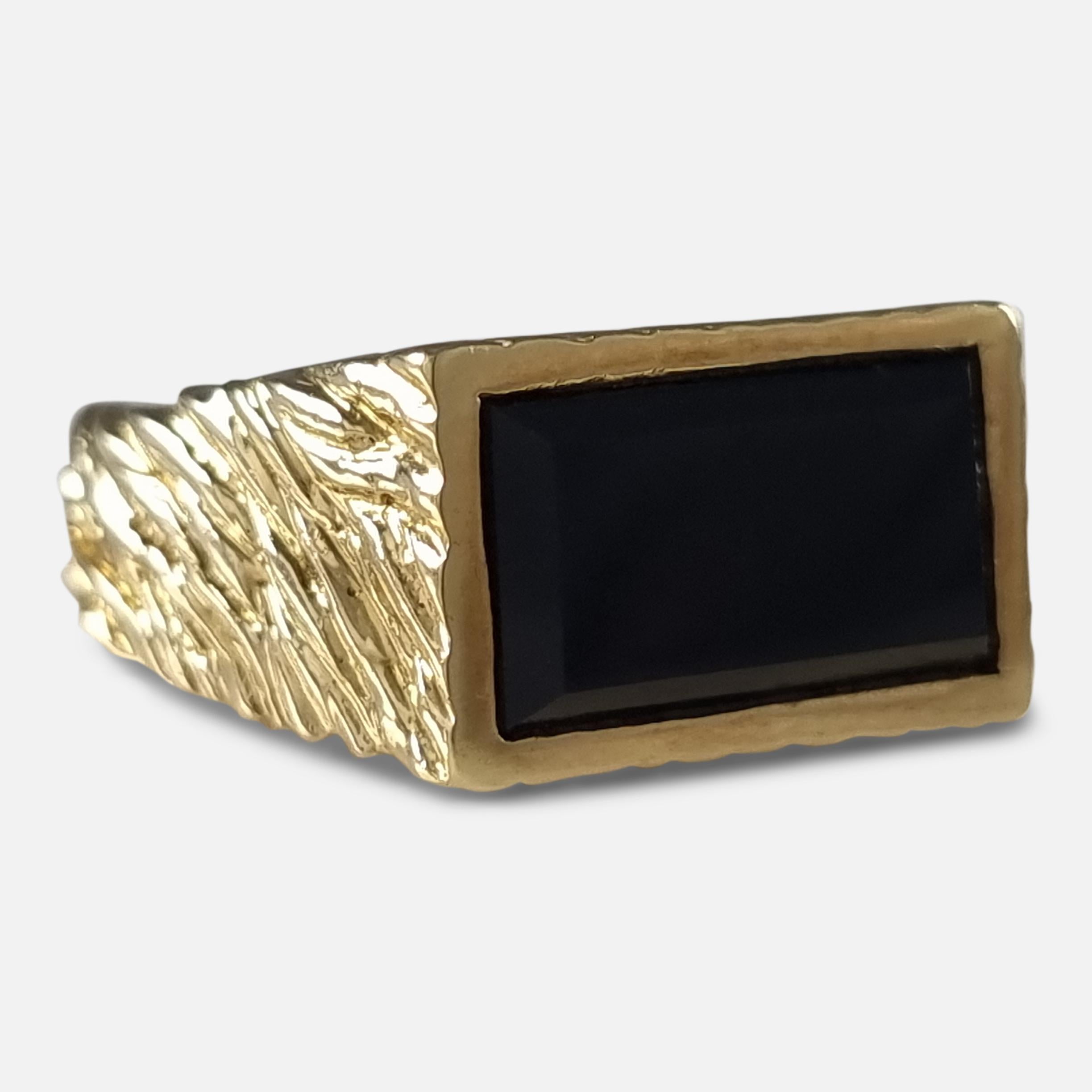 18ct Yellow Gold Onyx Signet Ring, Kutchinsky, 1971 In Good Condition For Sale In Glasgow, GB