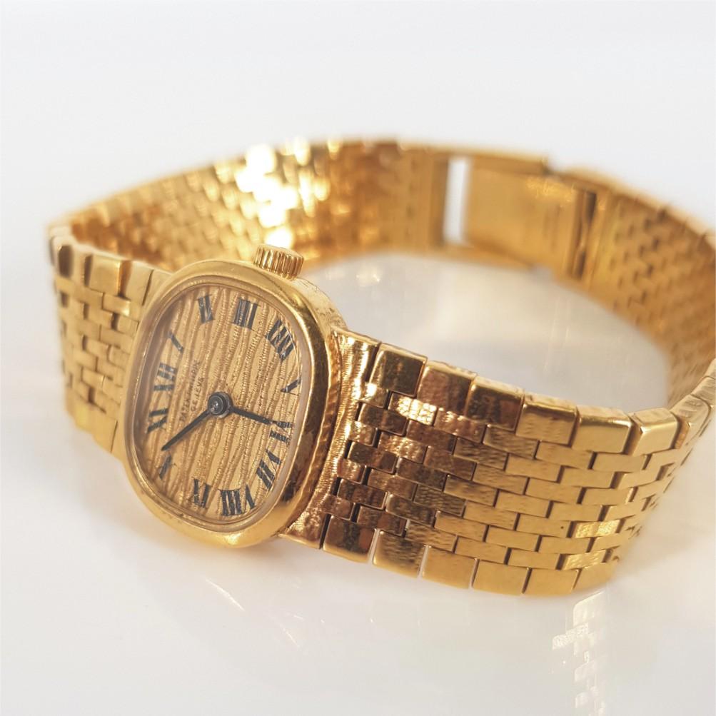 18ct Yellow Gold Patek Philippe Ref 3371 In Excellent Condition For Sale In Cape Town, ZA