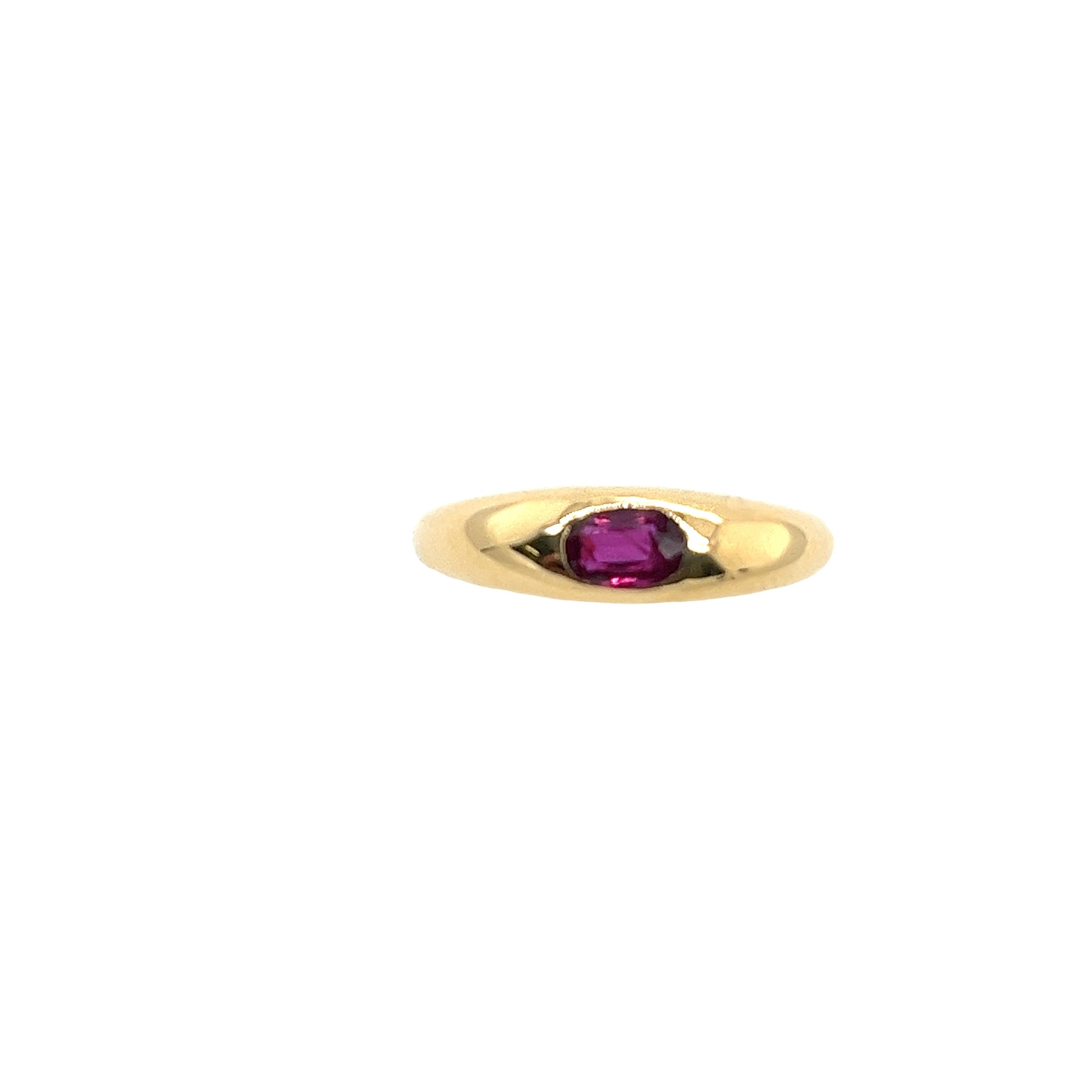 18ct Yellow Gold Ring, Set With 0.40ct Oval Natural Fine Quality Ruby In New Condition For Sale In London, GB