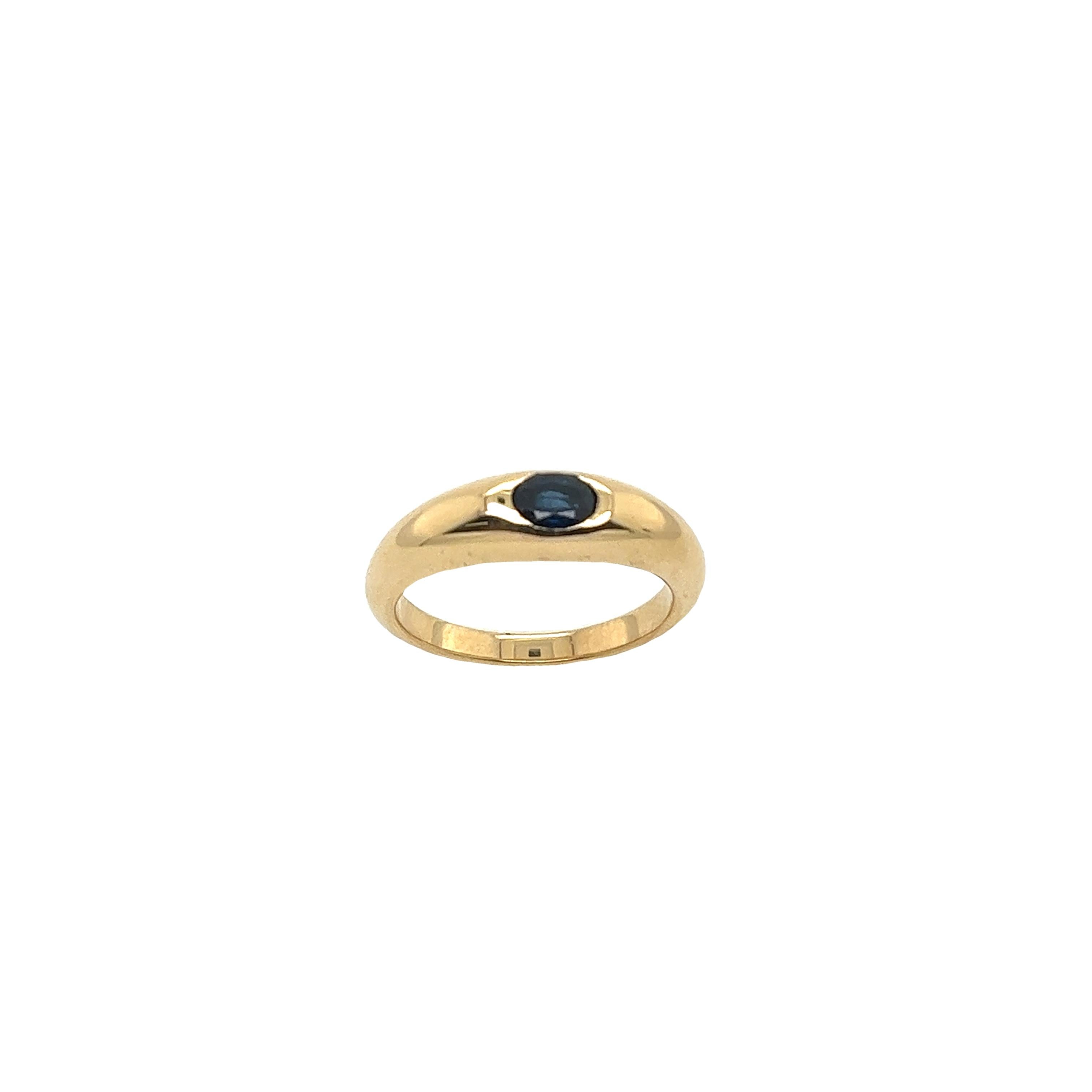18ct Yellow Gold Ring, Set With 0.35ct Oval Natural Fine Quality Sapphire In New Condition For Sale In London, GB
