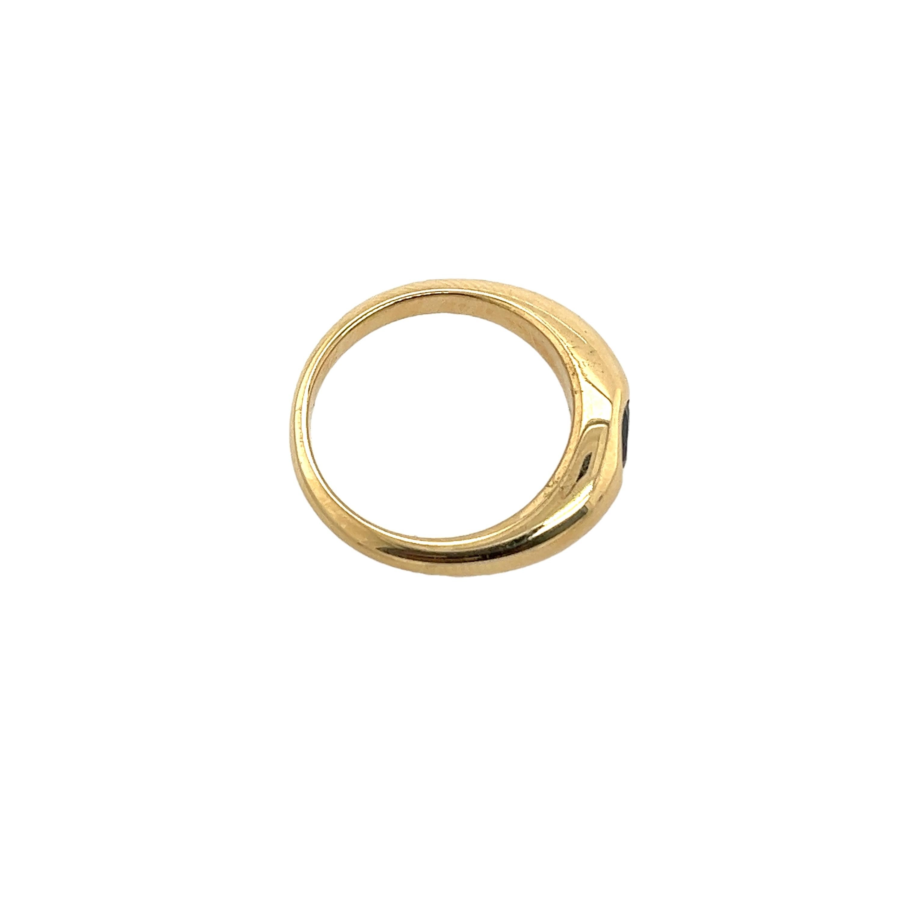 18 Karat Gelbgold Ring, gefasst mit 0,40 Karat ovalem Saphir in natürlicher feiner Qualität Damen im Angebot