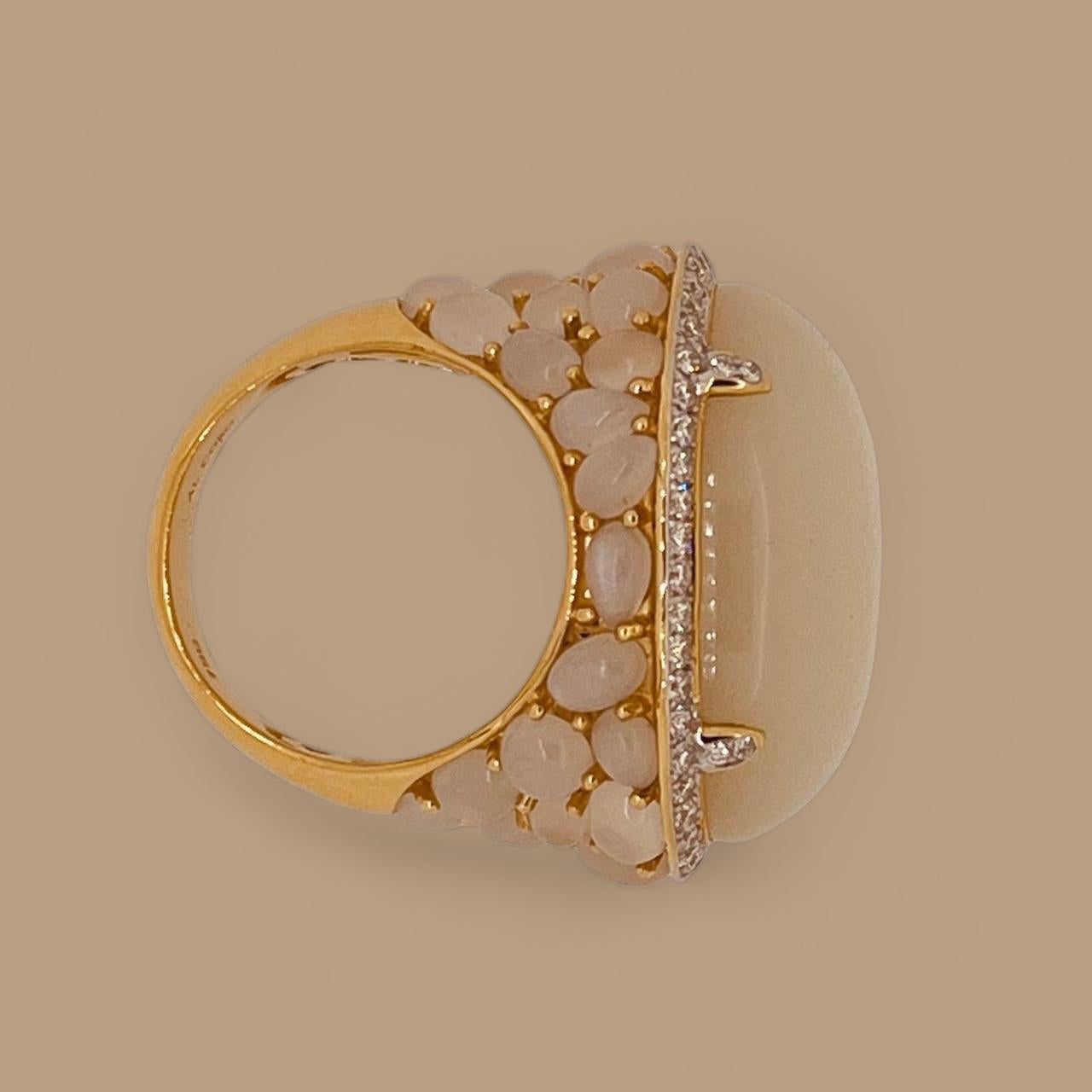 18ct Yellow Gold Ring Set With A Moonstone Cabochon Surrounded By 80ct Diamonds For Sale 10