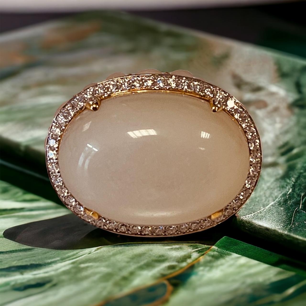 18ct Yellow Gold Ring Set With A Moonstone Cabochon Surrounded By 80ct Diamonds For Sale 5