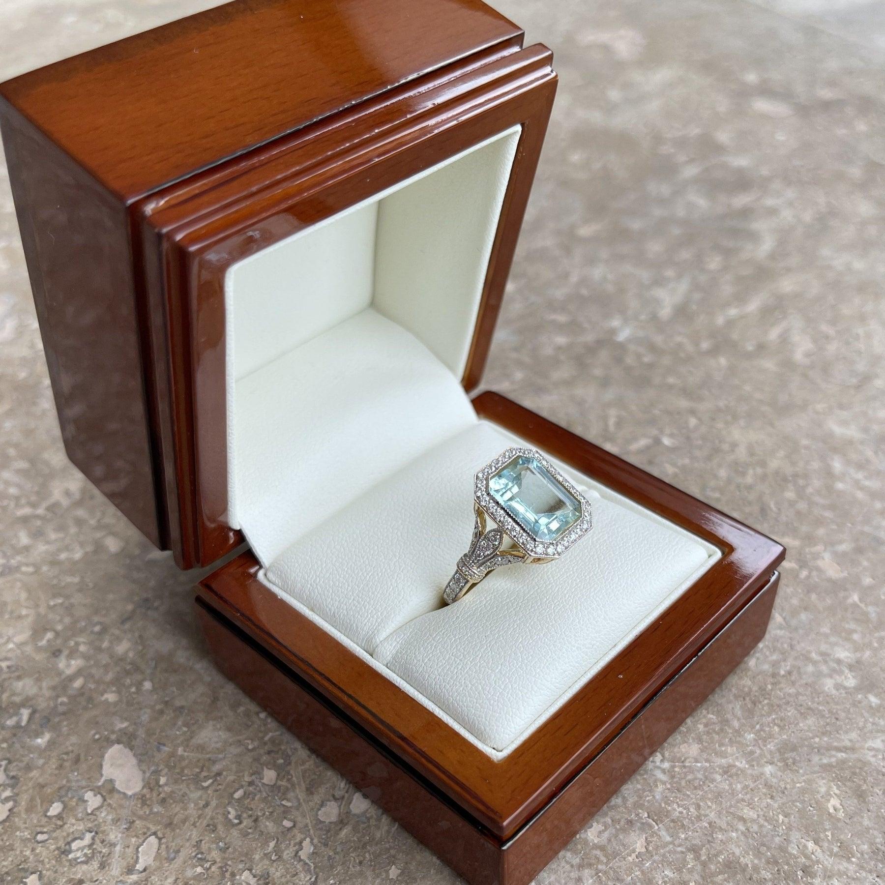 For Sale:  18ct Yellow Gold Ring with 3.45ct Aquamarine and Diamond 9