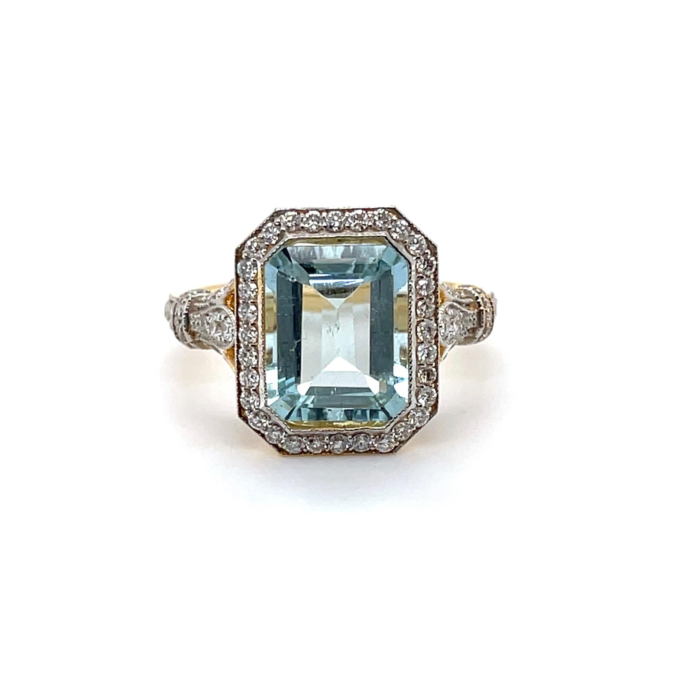 For Sale:  18ct Yellow Gold Ring with 3.45ct Aquamarine and Diamond