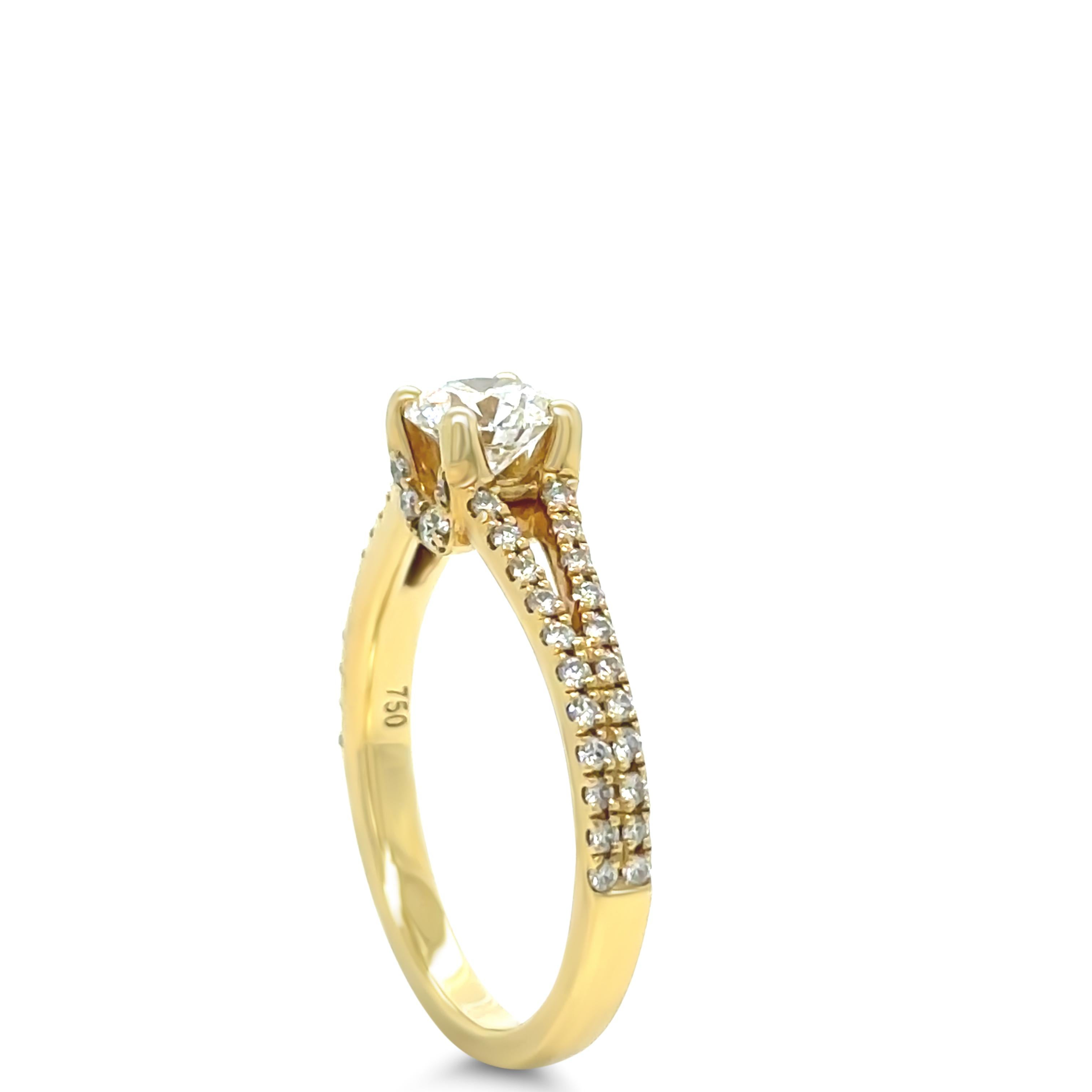 Bague en or jaune 18ct avec diamant rond taillé en brillant 0.87ct Pour femmes en vente