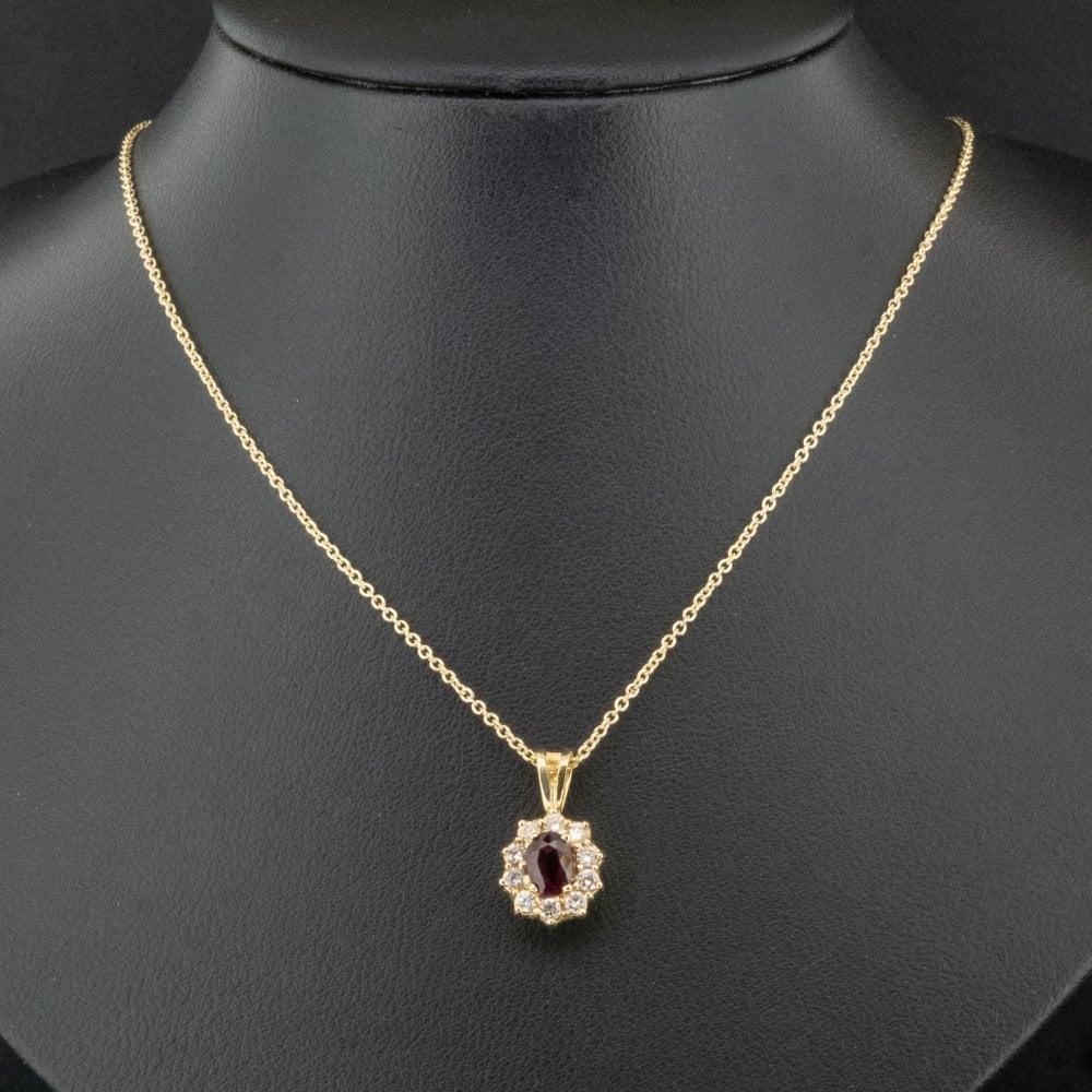 18ct Yellow Gold Ruby and Diamond Cluster Pendant Necklace 4.7g For Sale