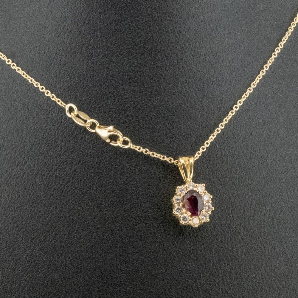 Round Cut 18ct Yellow Gold Ruby and Diamond Cluster Pendant Necklace 4.7g For Sale