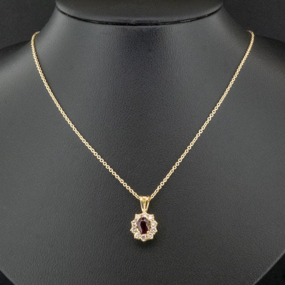 18ct Gelbgold Rubin und Diamant Cluster Anhänger Halskette 4,7g im Zustand „Gut“ im Angebot in Southampton, GB