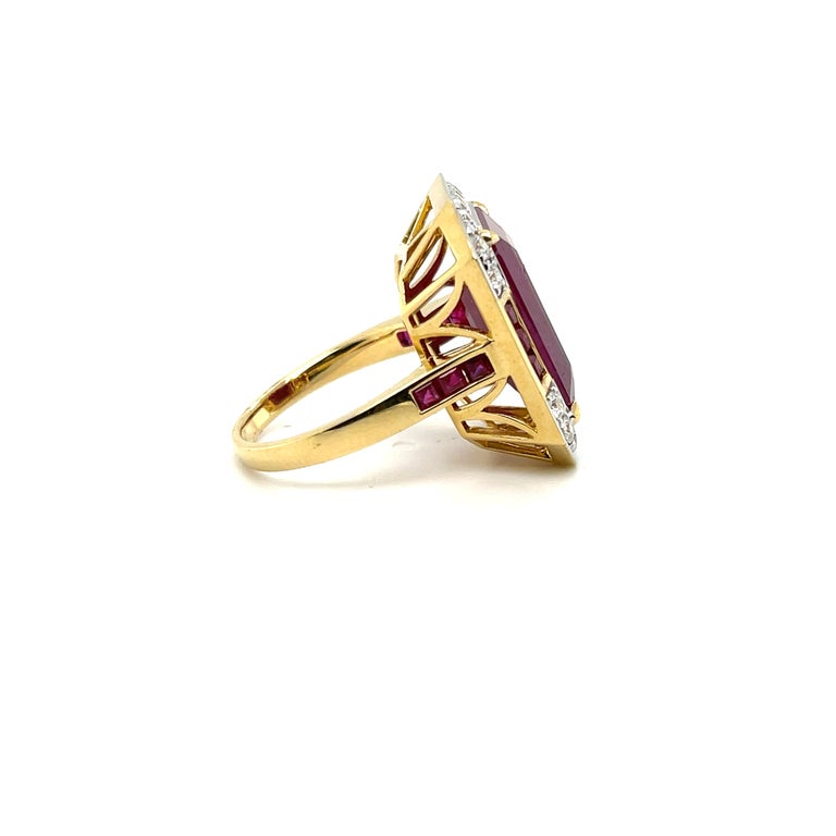 18ct Yellow Gold Ruby and Diamond Ring For Sale at 1stDibs