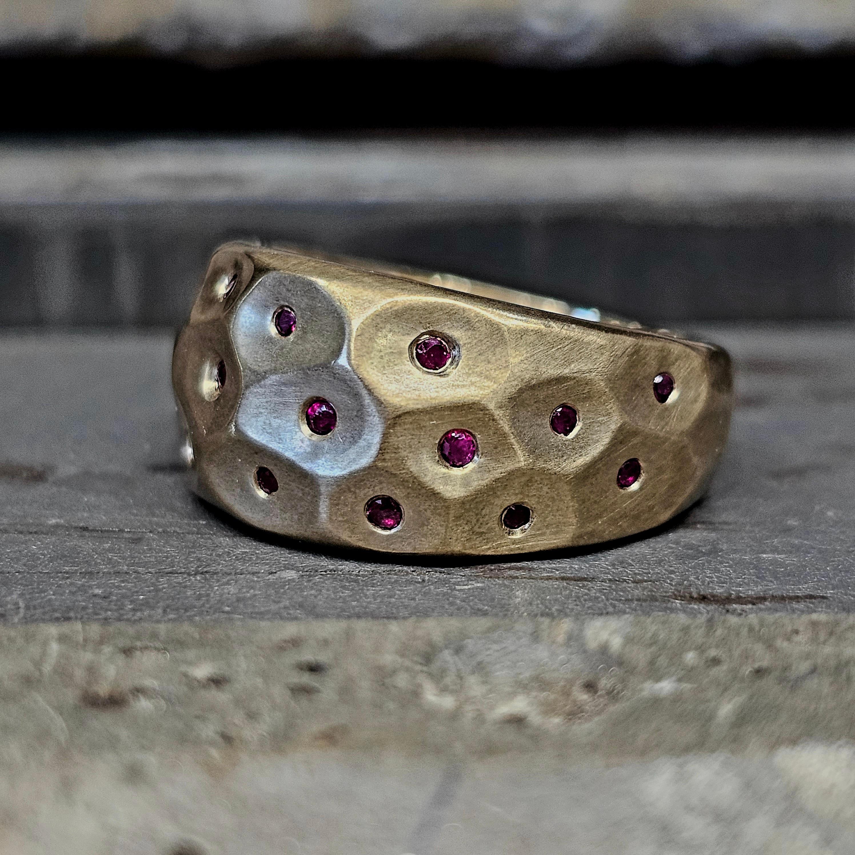 For Sale:   18ct Yellow Gold & Ruby Ring 