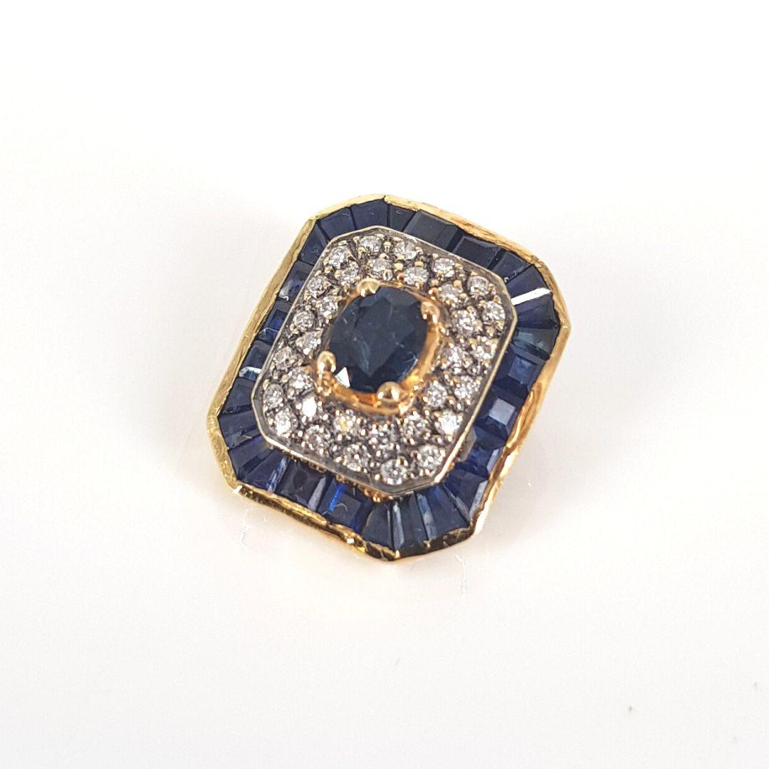 Taille navette Pendentif en or jaune 18 carats avec saphirs et diamants en vente