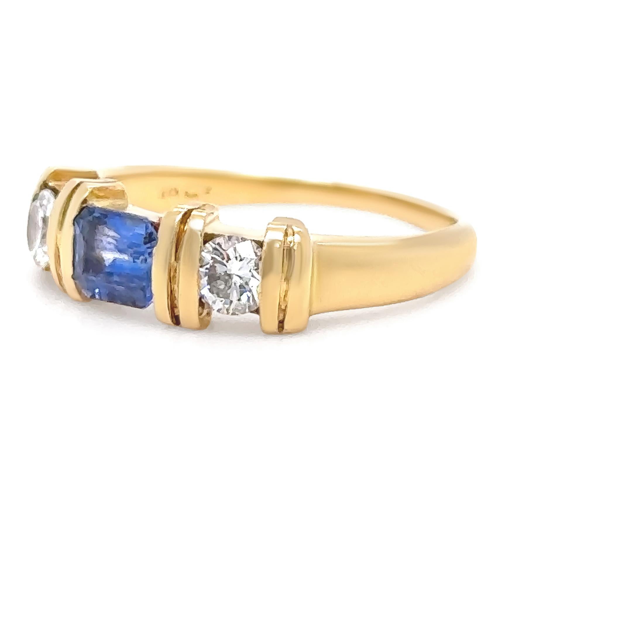 Brilliant Cut 18ct Yellow Gold Sapphire and Diamond Ring 0.70ct 3.6g For Sale