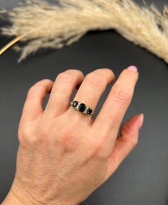 18ct Yellow Gold, Sapphire & Diamond 3 Stone Carved Ring, Hallmarked London 1974