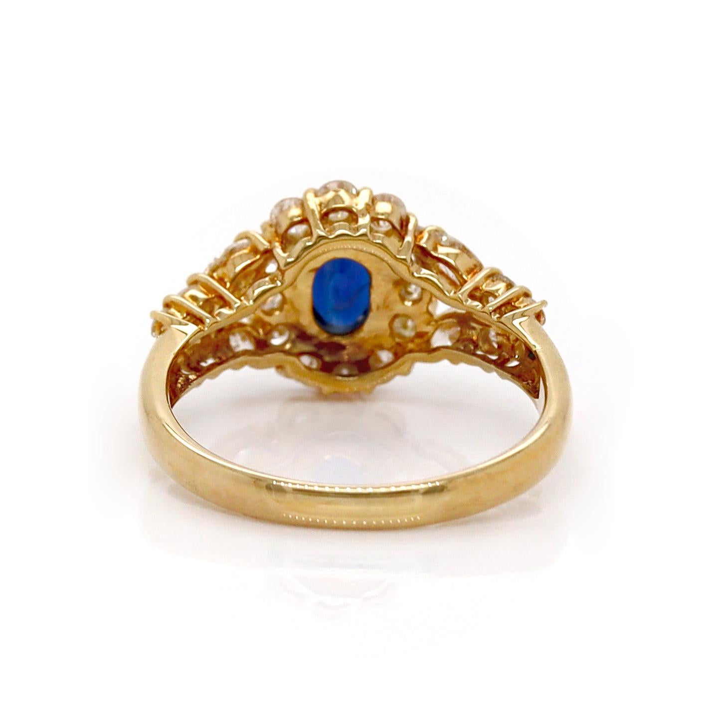 Bague en or jaune 18 carats, saphir et diamants Pour femmes en vente
