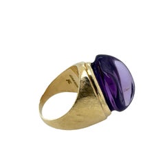 18ct Yellow Gold Signet Ring Set With Natural Cabochon Amethyst