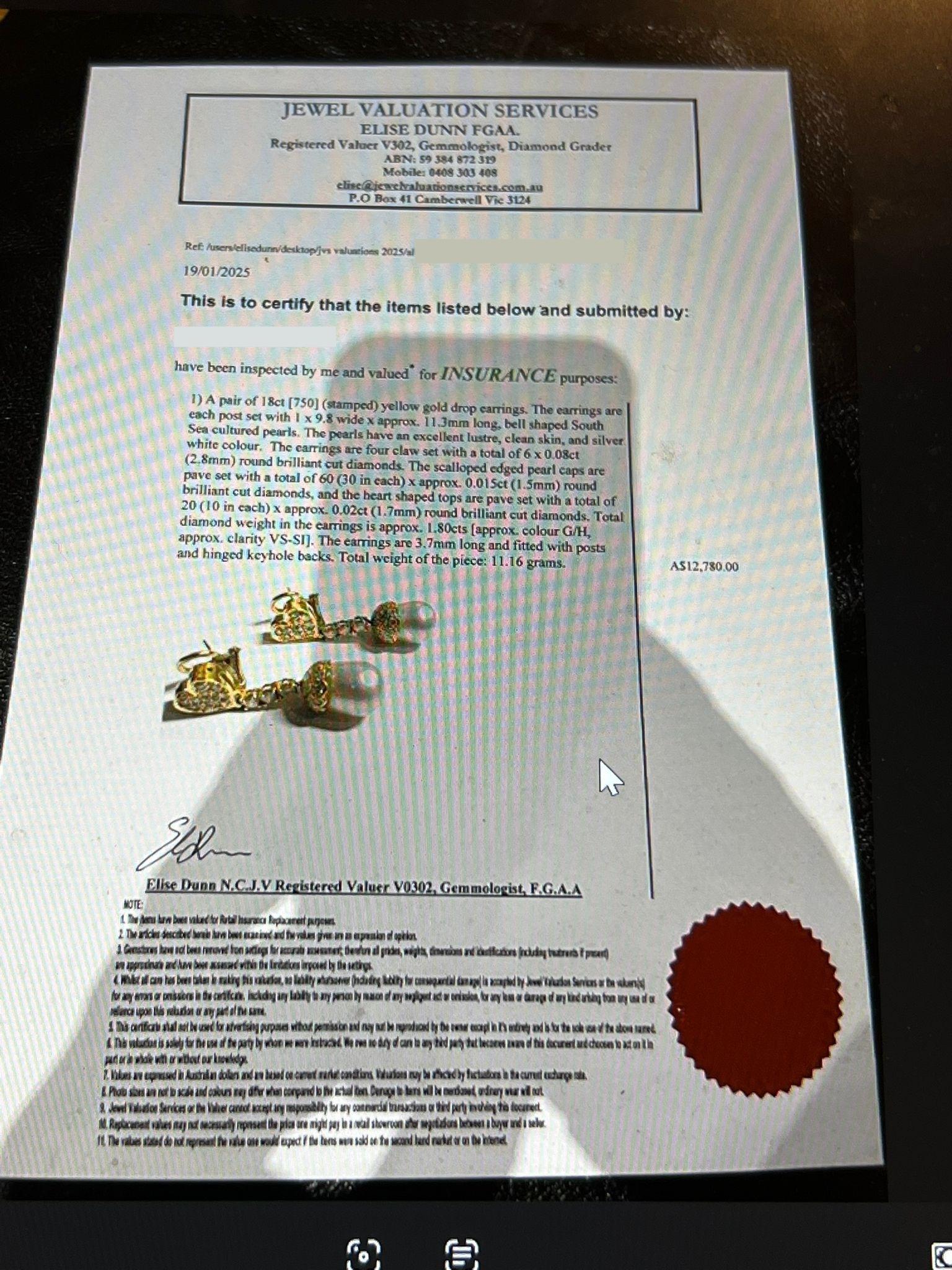 Orecchini a goccia in oro giallo 18ct con perle dei mari del sud e diamanti 1,80ct in vendita 3