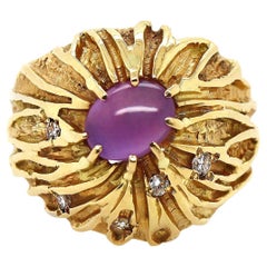 Anillo de Cóctel de Oro Amarillo de 18 Quilates con Rubí Estrella y Diamantes