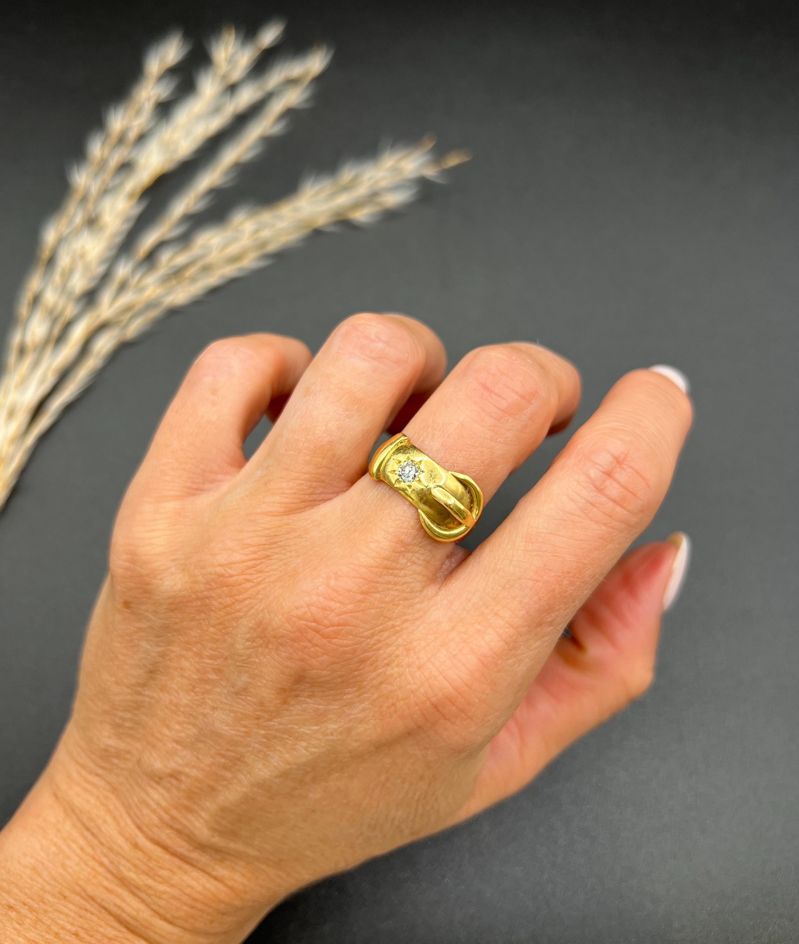 Édouardien Boucle de ceinture en or jaune 18 carats, sertie de diamants en étoile, poinçonnée Chester 1917 en vente