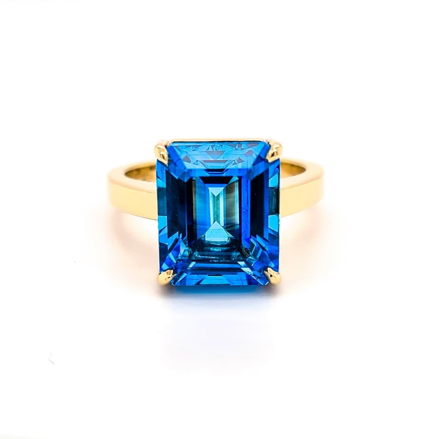 For Sale:  18ct Yellow Gold & Swiss Topaz Ring 